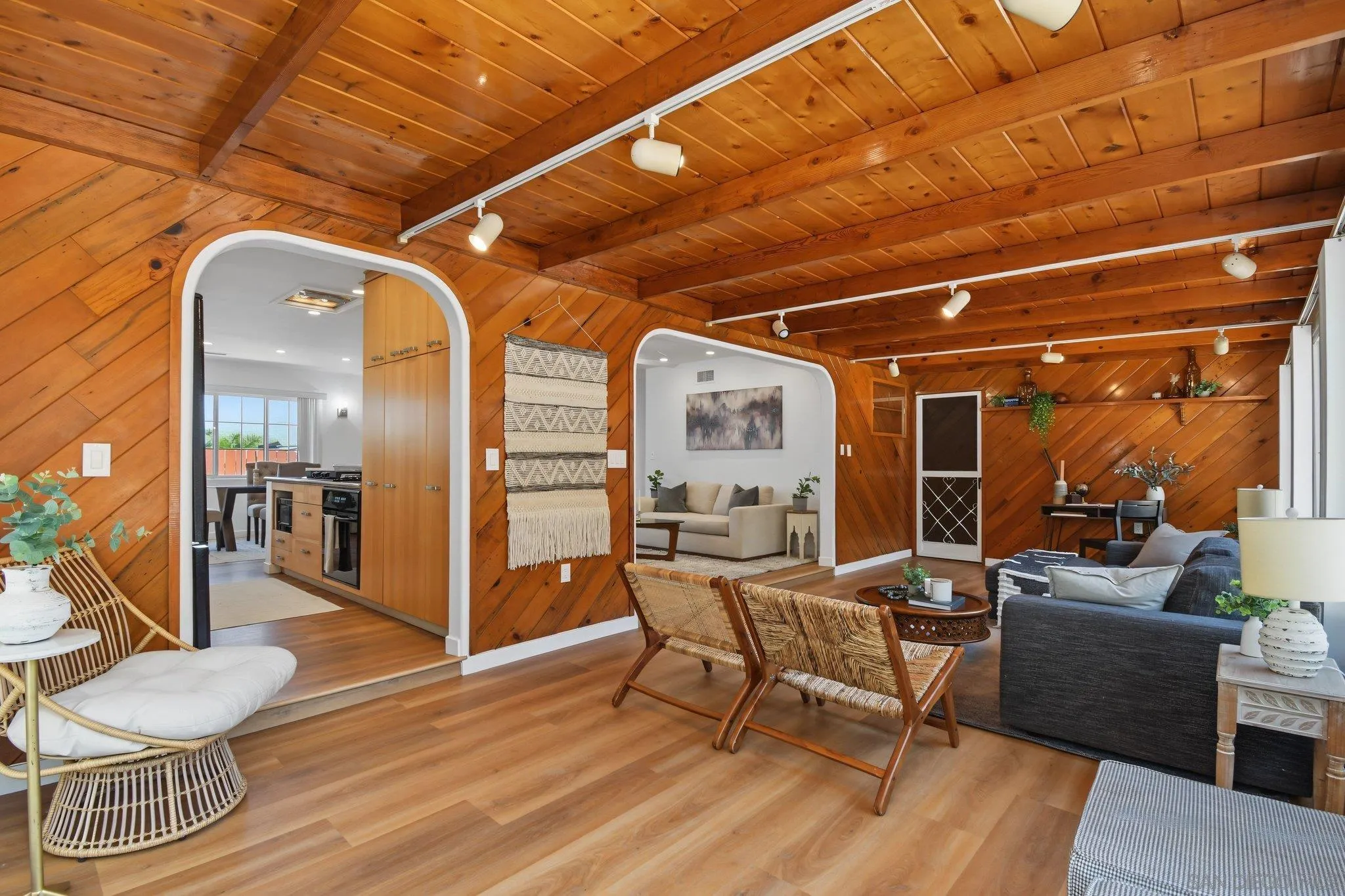 https://cdn.realtyfeed.com/cdn/127/260022742/072b8a4f9fad5b46f717b253d7c5a413.webp