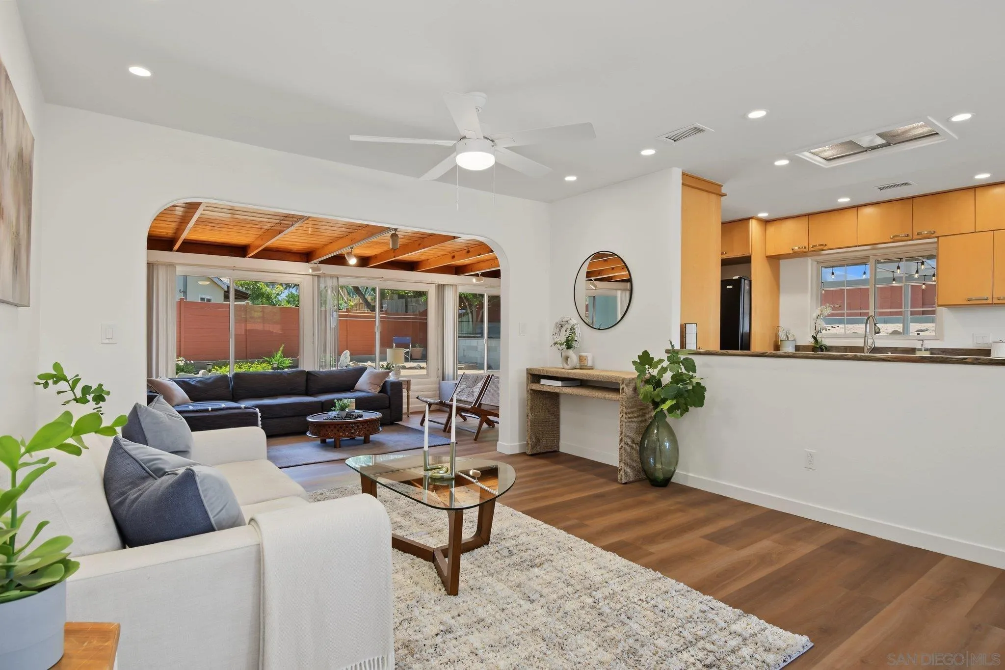 https://cdn.realtyfeed.com/cdn/127/260022742/2549429ba3329ddbcd3e1f68591f2d0b.webp