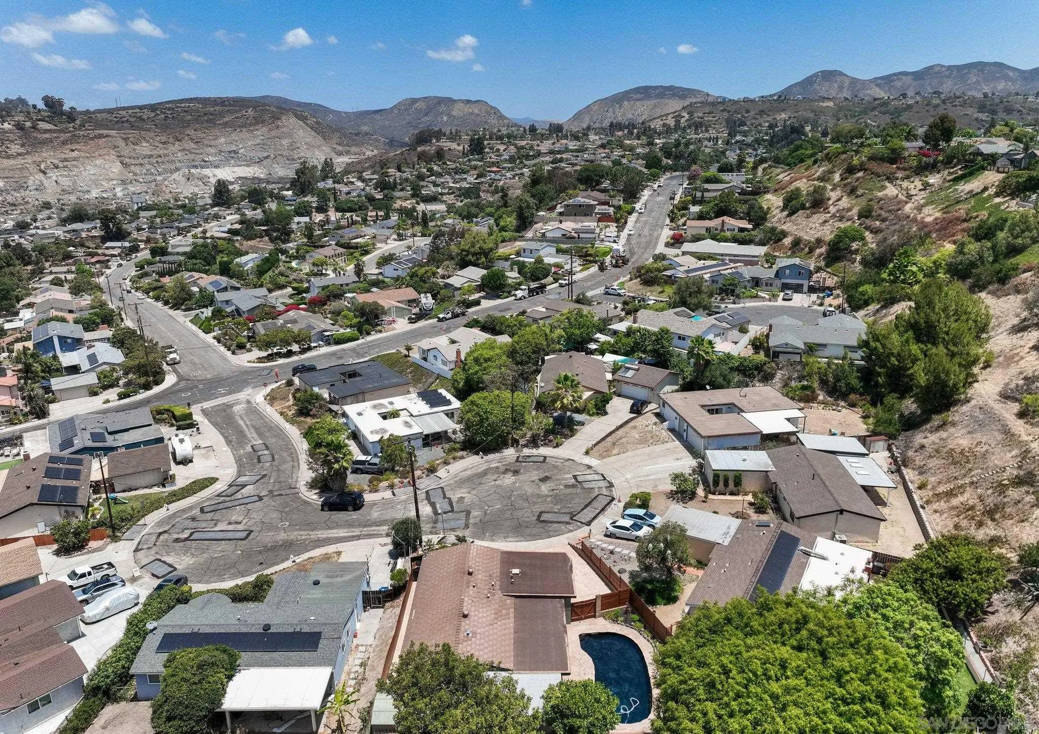 https://cdn.realtyfeed.com/cdn/127/260022742/2b810f1218a3f118278e7f71f07f5869.webp