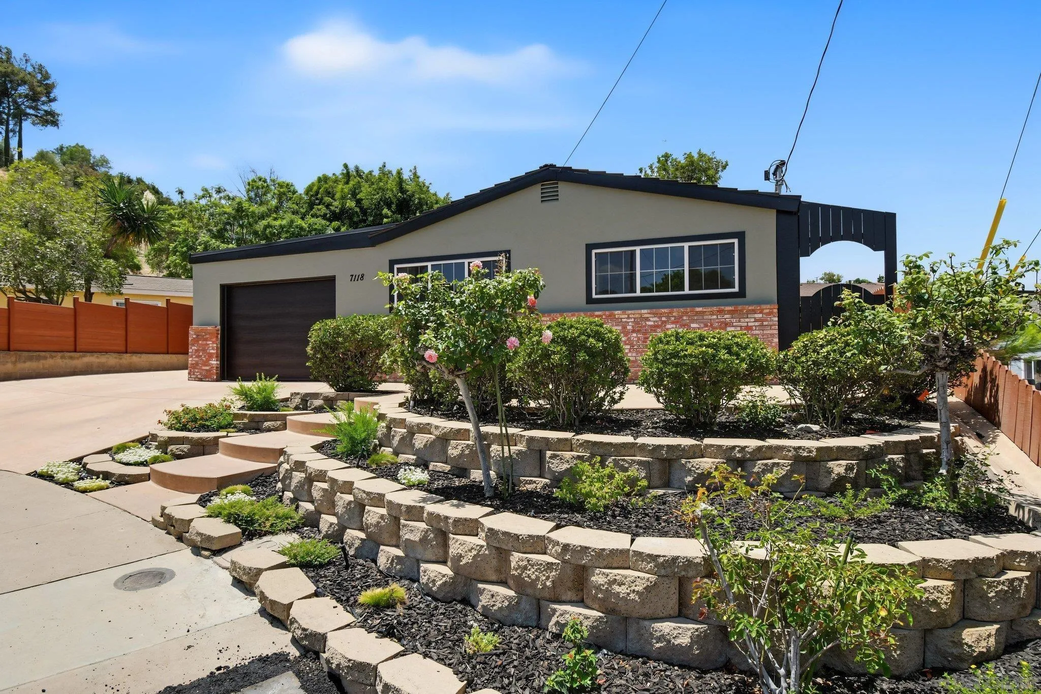 https://cdn.realtyfeed.com/cdn/127/260022742/3a2f7cf0063f65d031214febfb0af3a7.webp