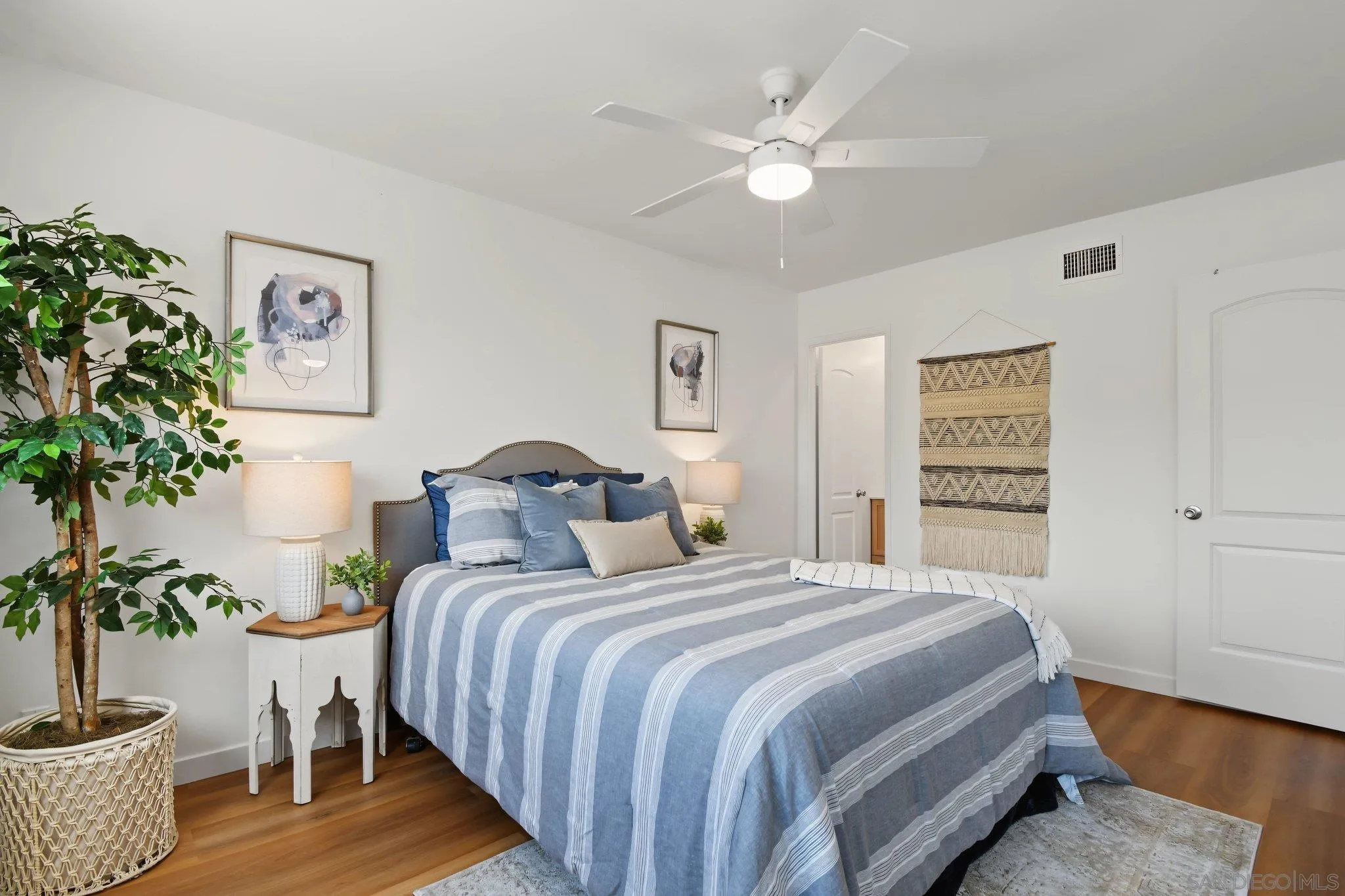 https://cdn.realtyfeed.com/cdn/127/260022742/7e69942cc4c834ea4d1e971a7c7e6368.webp