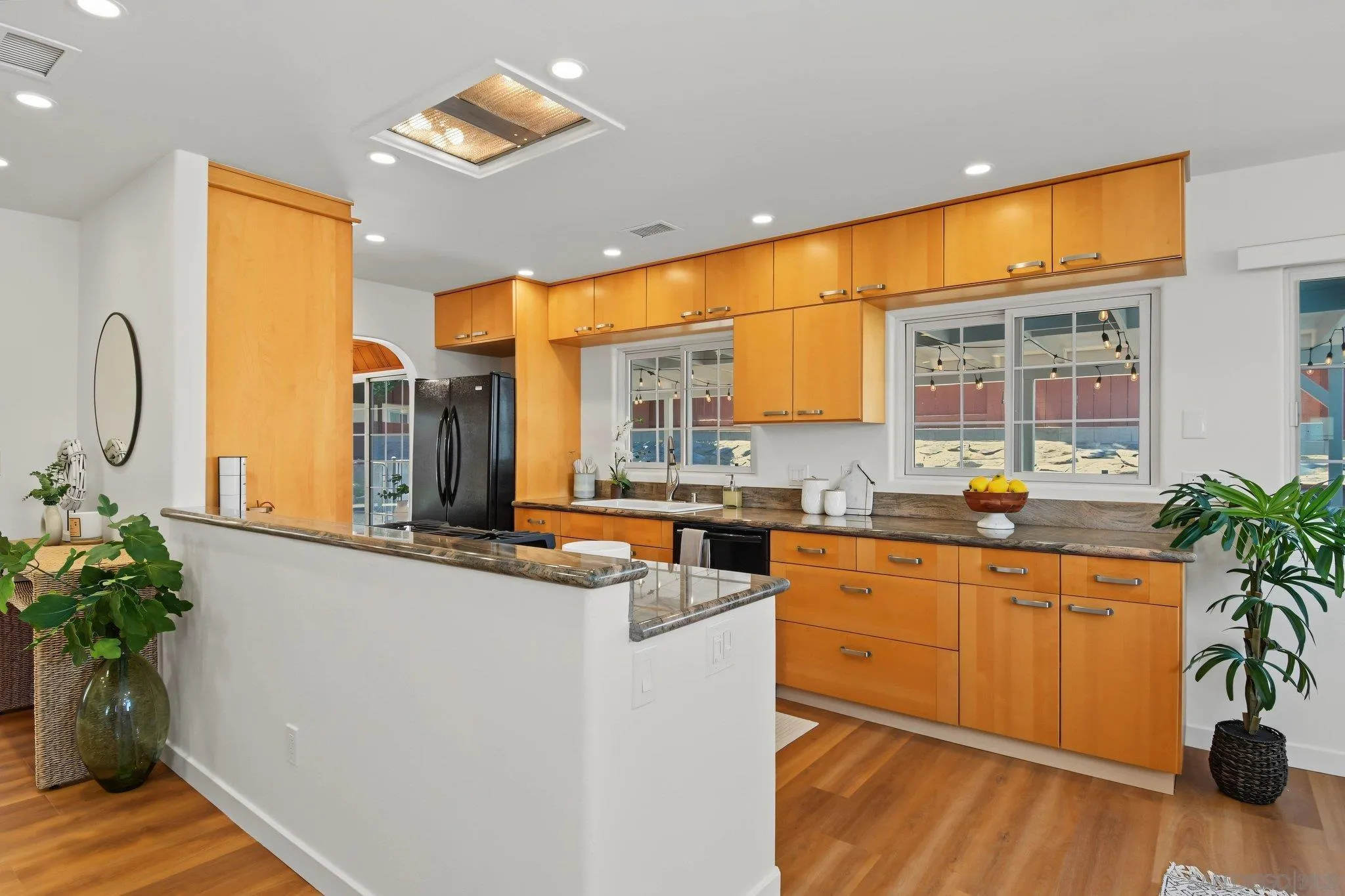 https://cdn.realtyfeed.com/cdn/127/260022742/af3a04379a8caeaecbf4001eb2940533.webp