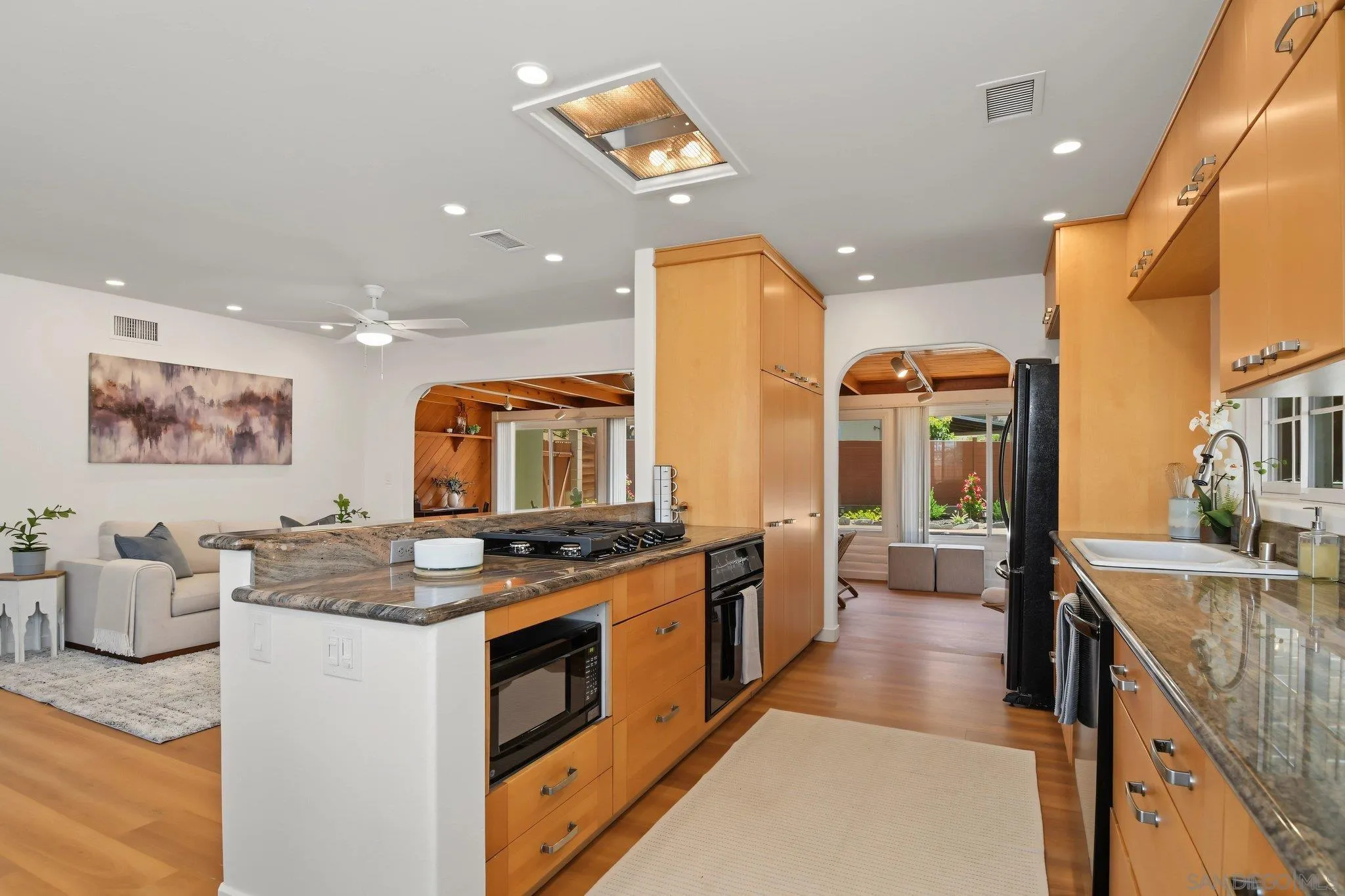 https://cdn.realtyfeed.com/cdn/127/260022742/b662626c096f1bcb8c53b55ad95e9f35.webp