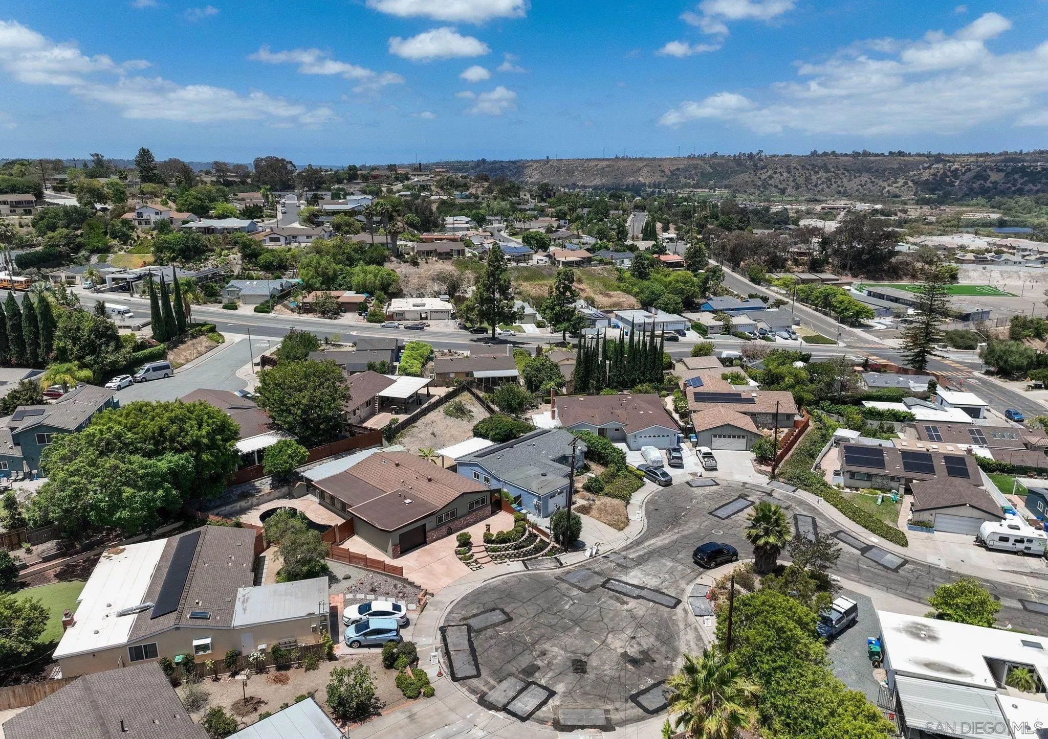 https://cdn.realtyfeed.com/cdn/127/260022742/cf6392438136e78666c901106c404276.webp