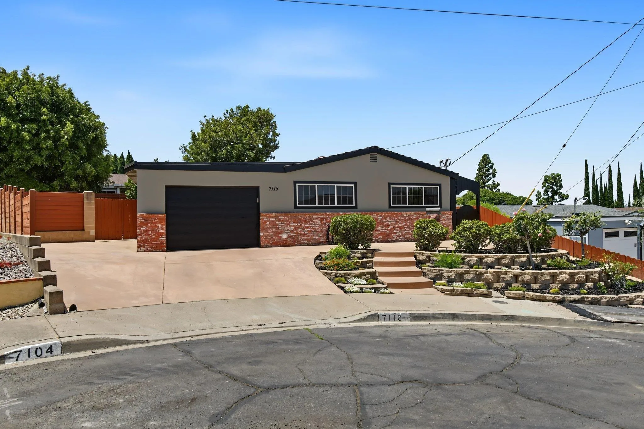 https://cdn.realtyfeed.com/cdn/127/260022742/d65994efd6a1c42e24f7072330fdfb4c.webp