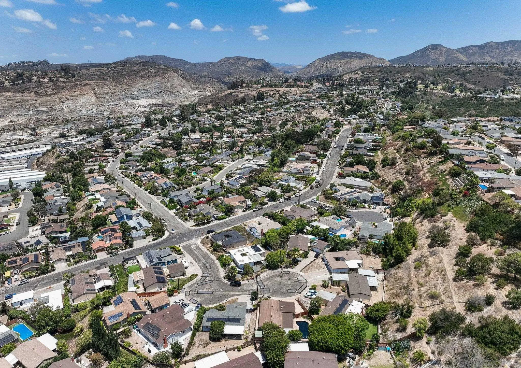 https://cdn.realtyfeed.com/cdn/127/260022742/e5057d0330ab239d7c52442fae15e92c.webp
