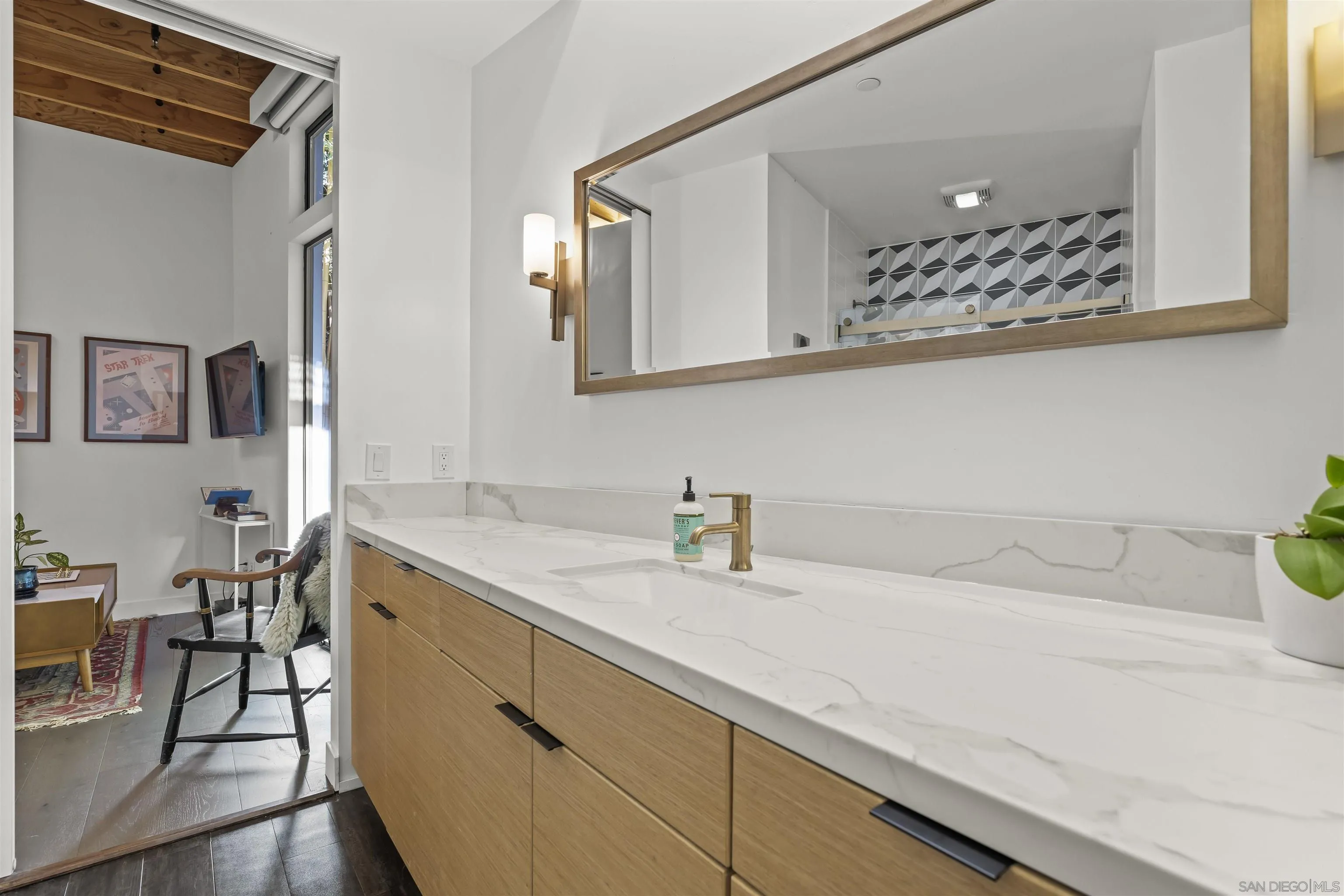 https://cdn.realtyfeed.com/cdn/127/260022744/d78b075ff47131c31045c8abee953943.webp