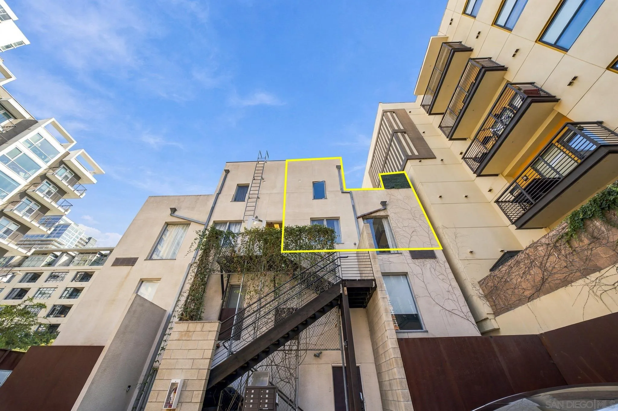 https://cdn.realtyfeed.com/cdn/127/260022753/0aa65f44ce31da0e28a42bfedb07cea0.webp