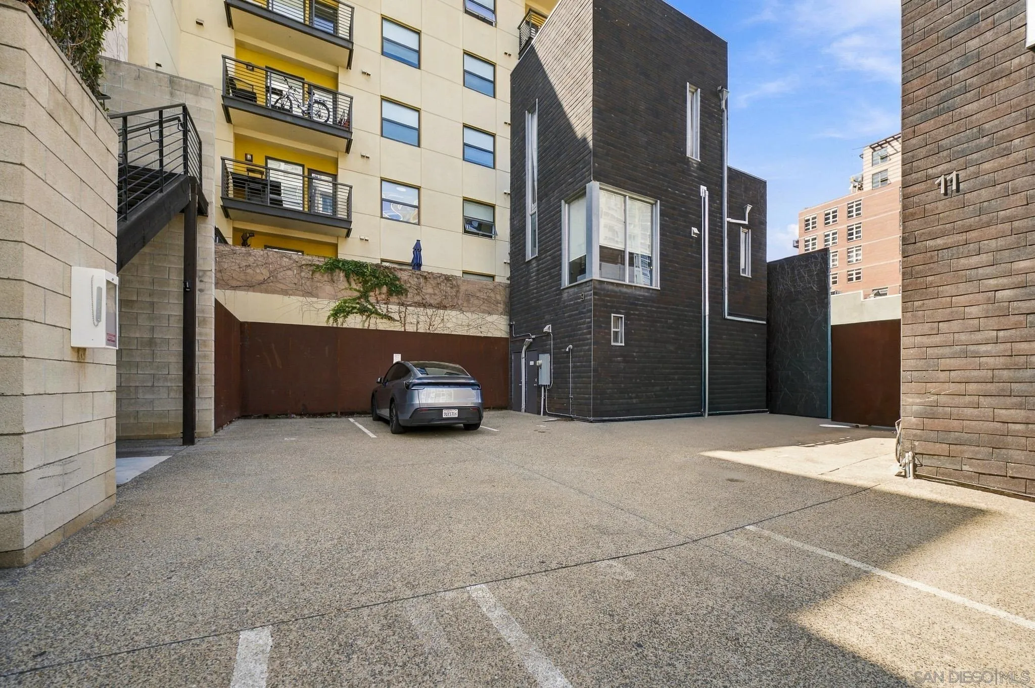 https://cdn.realtyfeed.com/cdn/127/260022753/2ded1fea580b4b6d9358e1c8ad6f3188.webp