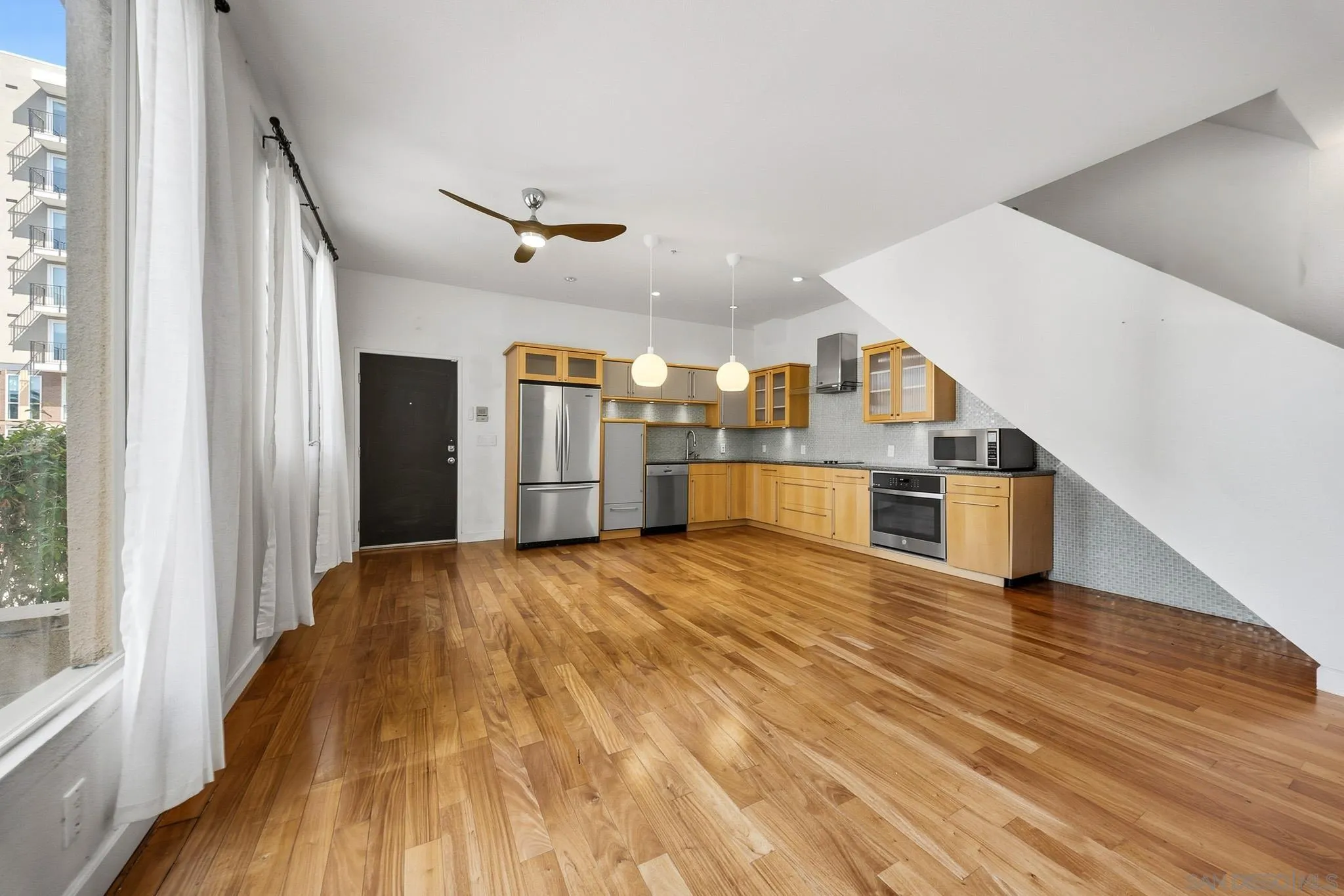 https://cdn.realtyfeed.com/cdn/127/260022753/8f6f843d729a2b60537979418eeab35e.webp