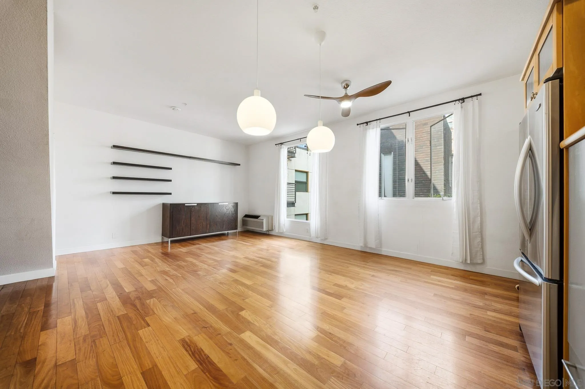 https://cdn.realtyfeed.com/cdn/127/260022753/ba153055b4bea259f0e54a76bbf5cfc4.webp