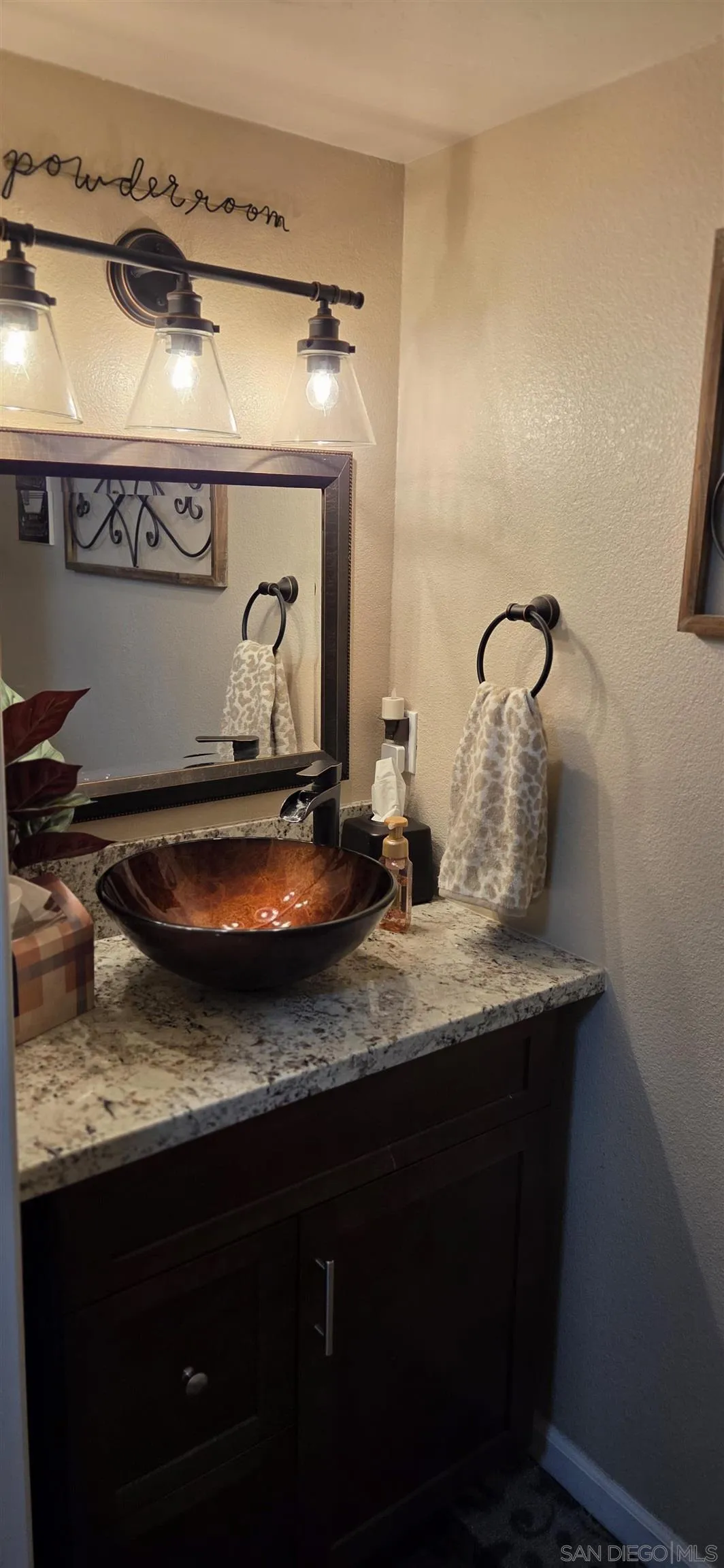 https://cdn.realtyfeed.com/cdn/127/260022754/f6b77d379c6442c4b98a3e1e26904984.webp