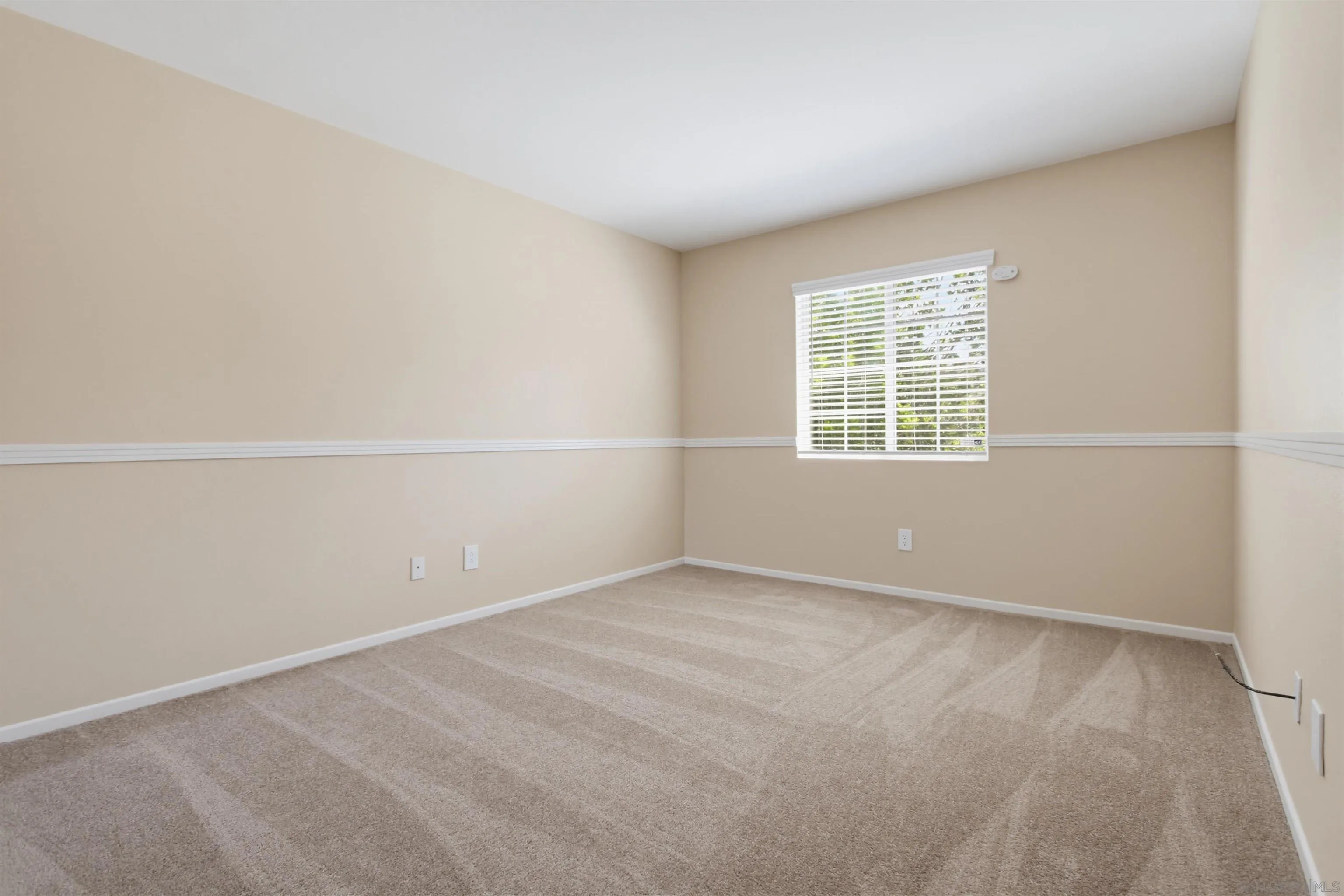 https://cdn.realtyfeed.com/cdn/127/260022755/137c3c7af0d9201d86ff9e9ffd4513dc.webp
