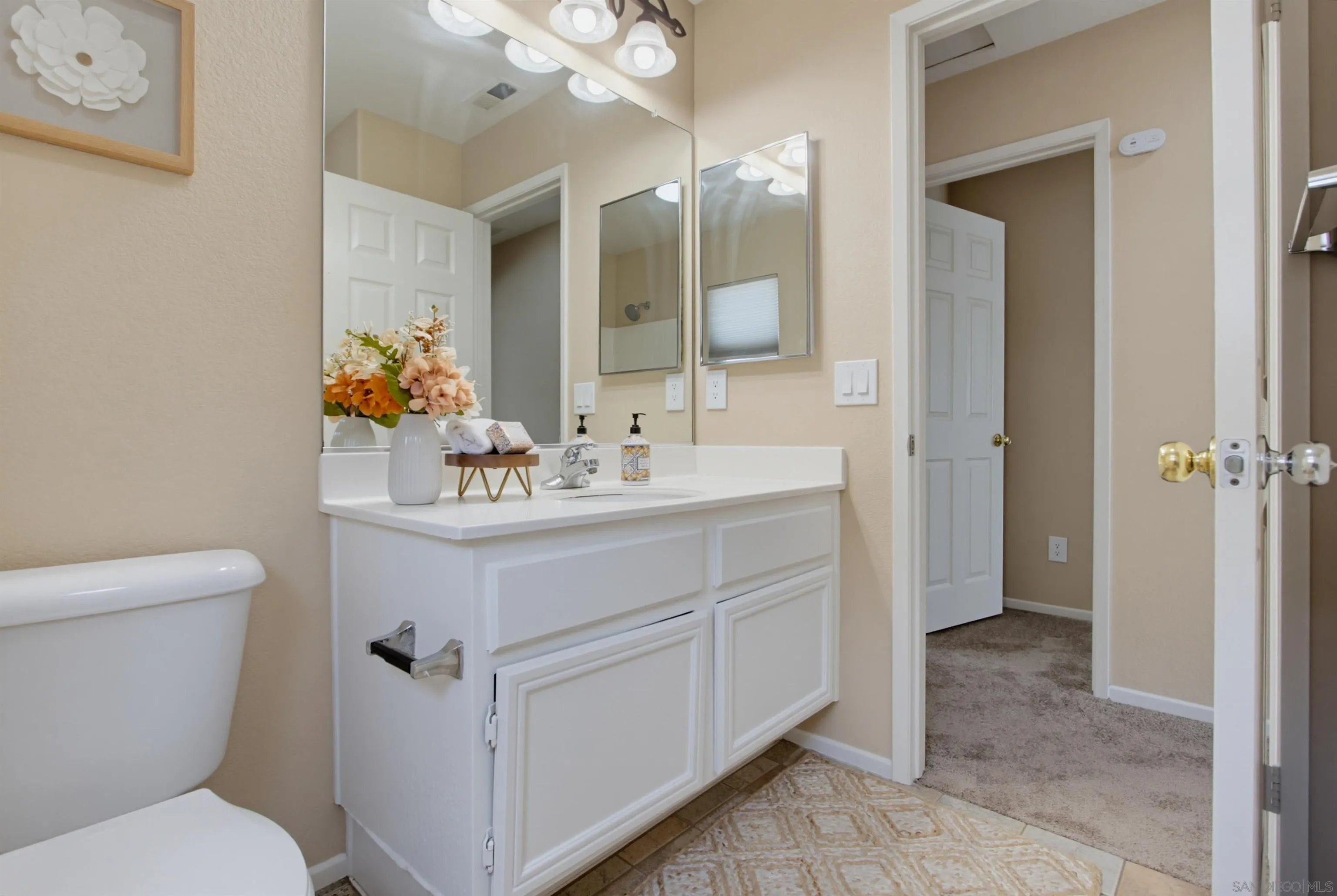 https://cdn.realtyfeed.com/cdn/127/260022755/18a96668818f8ccfe41c15f2b27577ab.webp