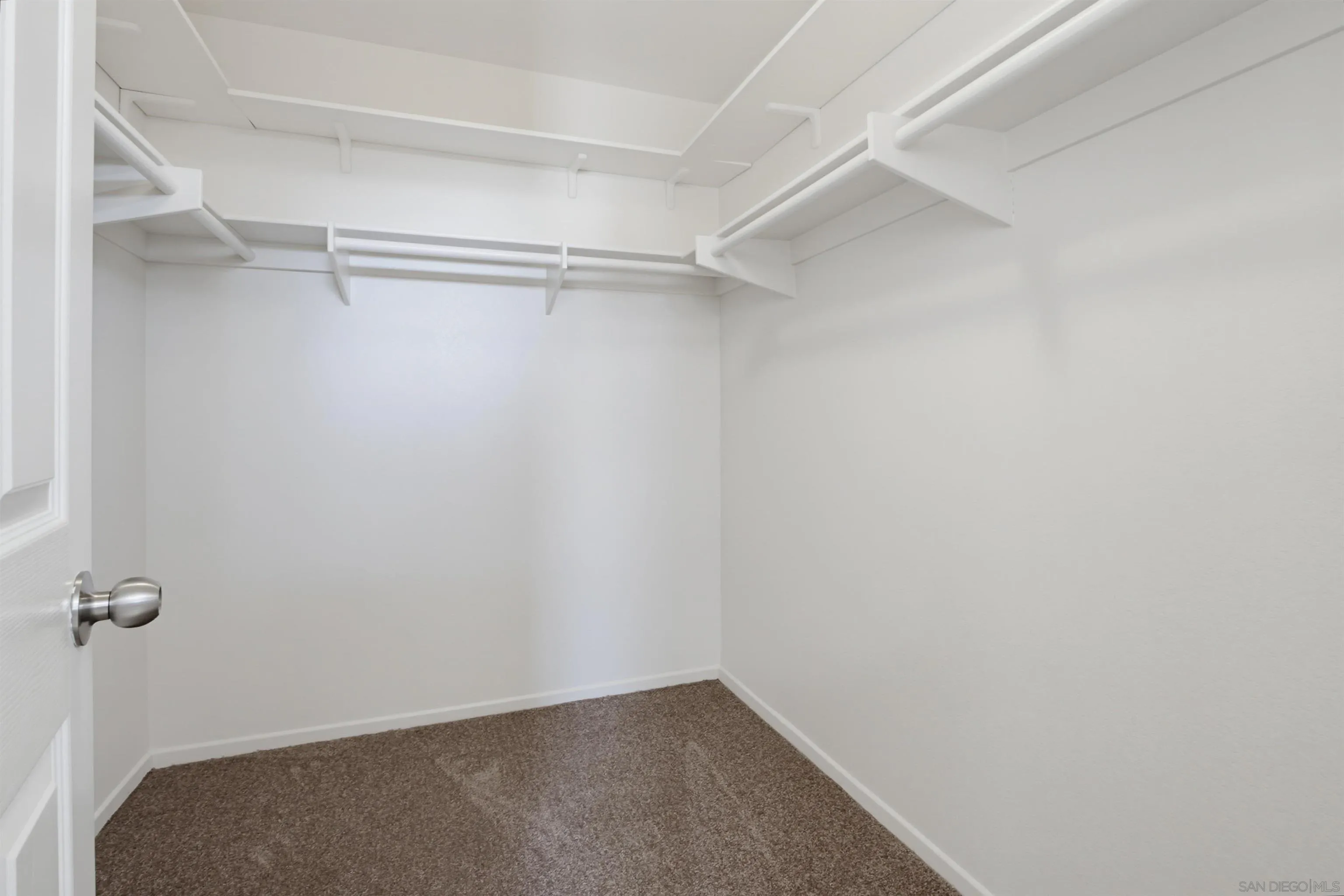 https://cdn.realtyfeed.com/cdn/127/260022755/602782be117eeaa241f804ee3dc7837c.webp