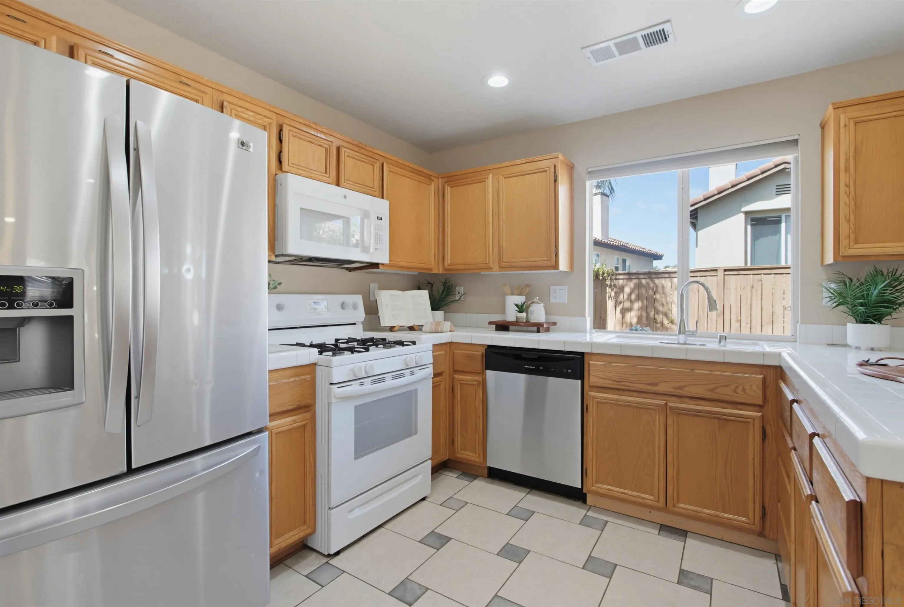 https://cdn.realtyfeed.com/cdn/127/260022755/7c10a456966fb4968c995acaa09c03fb.webp