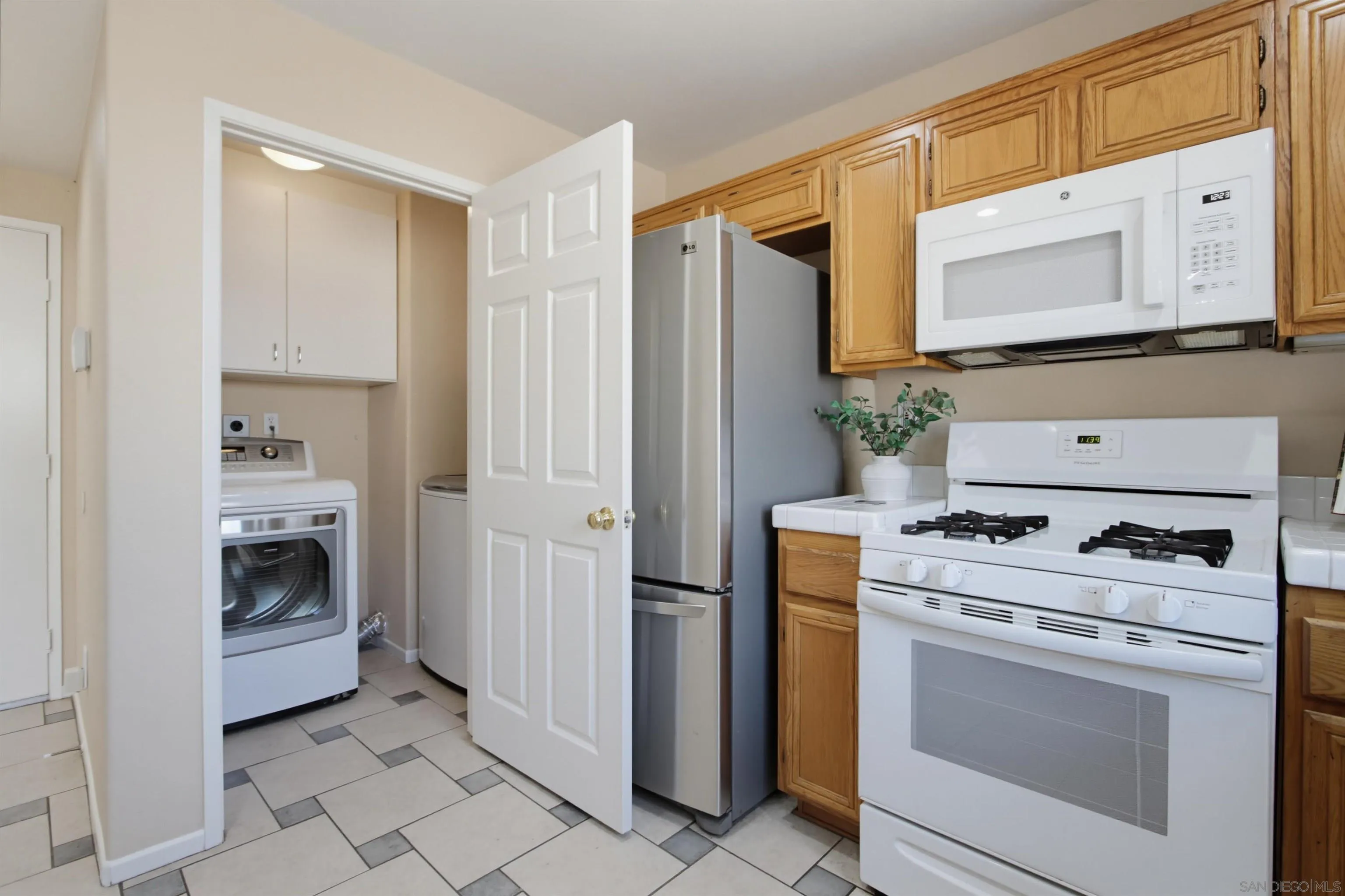 https://cdn.realtyfeed.com/cdn/127/260022755/8e763d5ab7631b024d6399d1bcfcb82c.webp