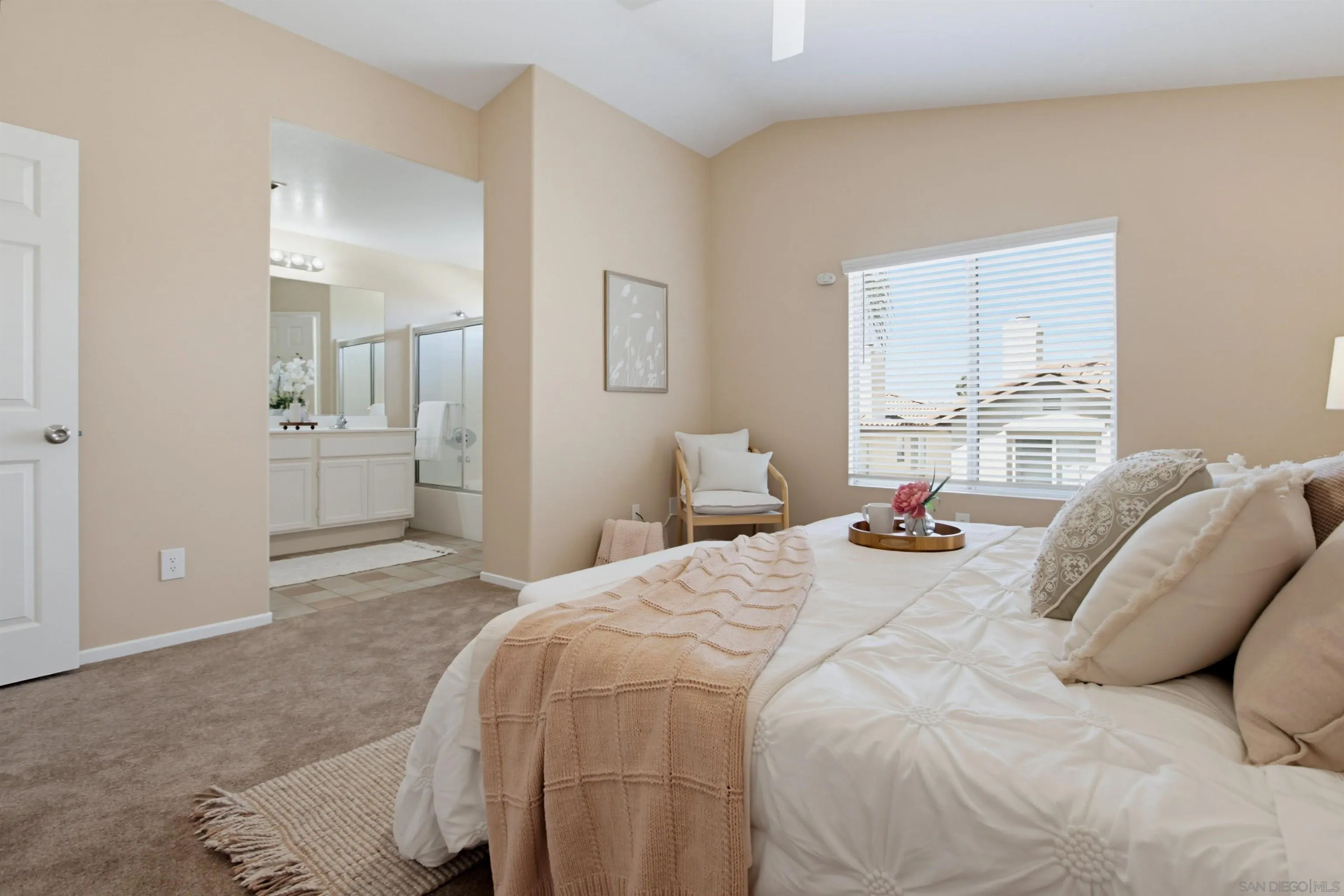 https://cdn.realtyfeed.com/cdn/127/260022755/c858ae7ee0cb32c4af258c718e27672b.webp