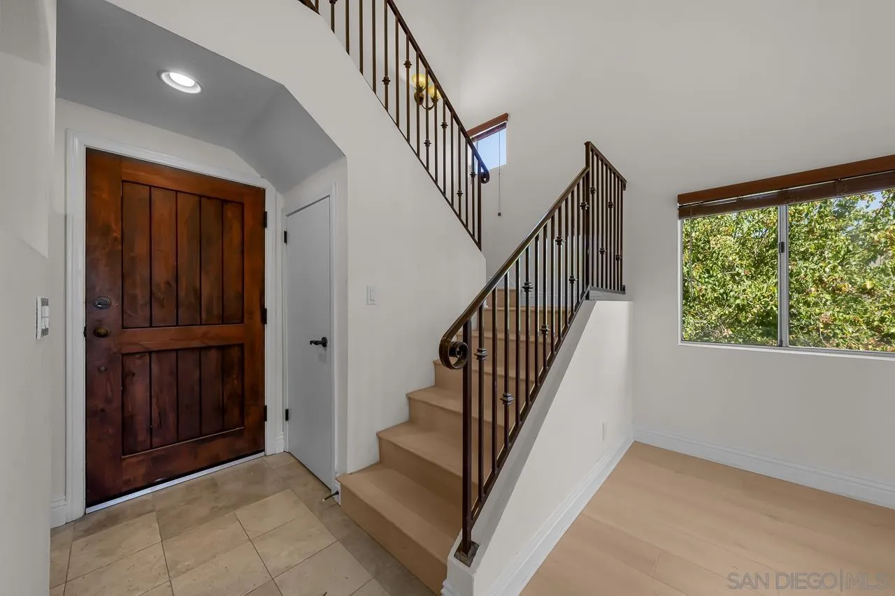 https://cdn.realtyfeed.com/cdn/127/260022757/6c462f770edf9db693bb9a4736f92fd5.webp