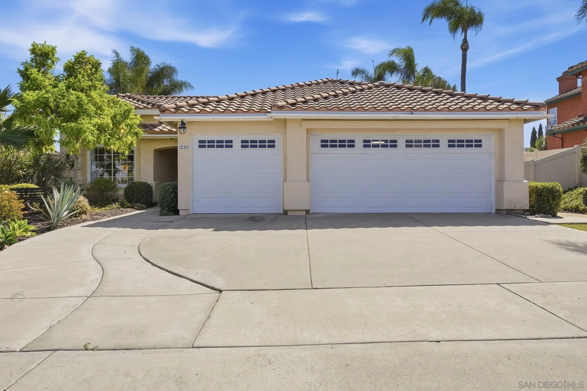 https://cdn.realtyfeed.com/cdn/127/260022759/72b12d6fba54d2f1570df8ef3dfe9887.webp