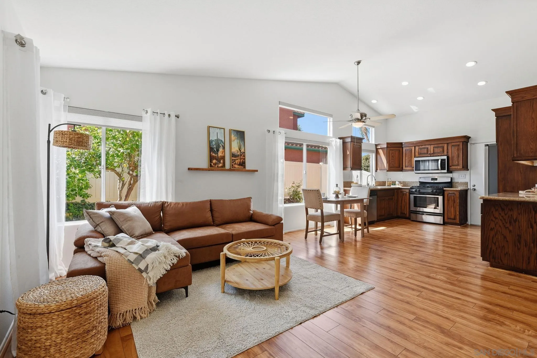 https://cdn.realtyfeed.com/cdn/127/260022759/cee200464ea8908f6311a1293daa5adb.webp