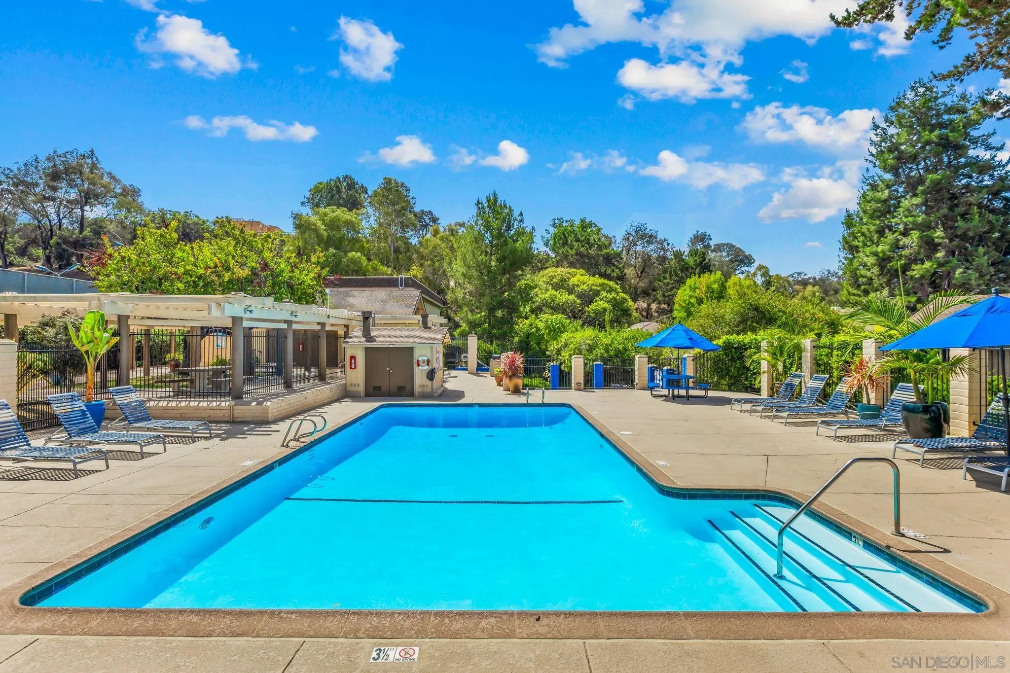 https://cdn.realtyfeed.com/cdn/127/260022764/55762a0ed2fc020101040e58bee32592.webp