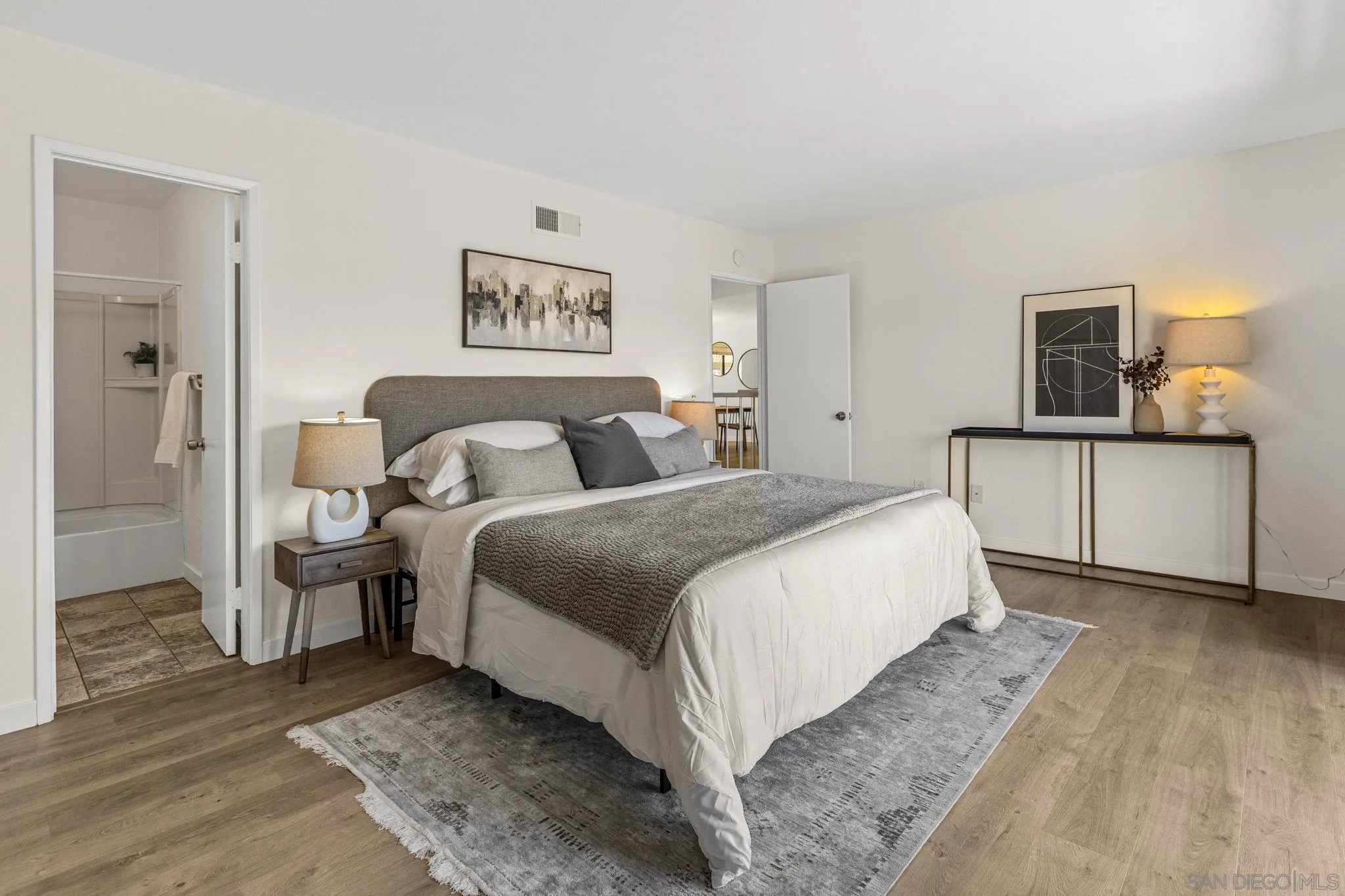 https://cdn.realtyfeed.com/cdn/127/260022764/55becbb1c71aaf647548b40cf2422565.webp
