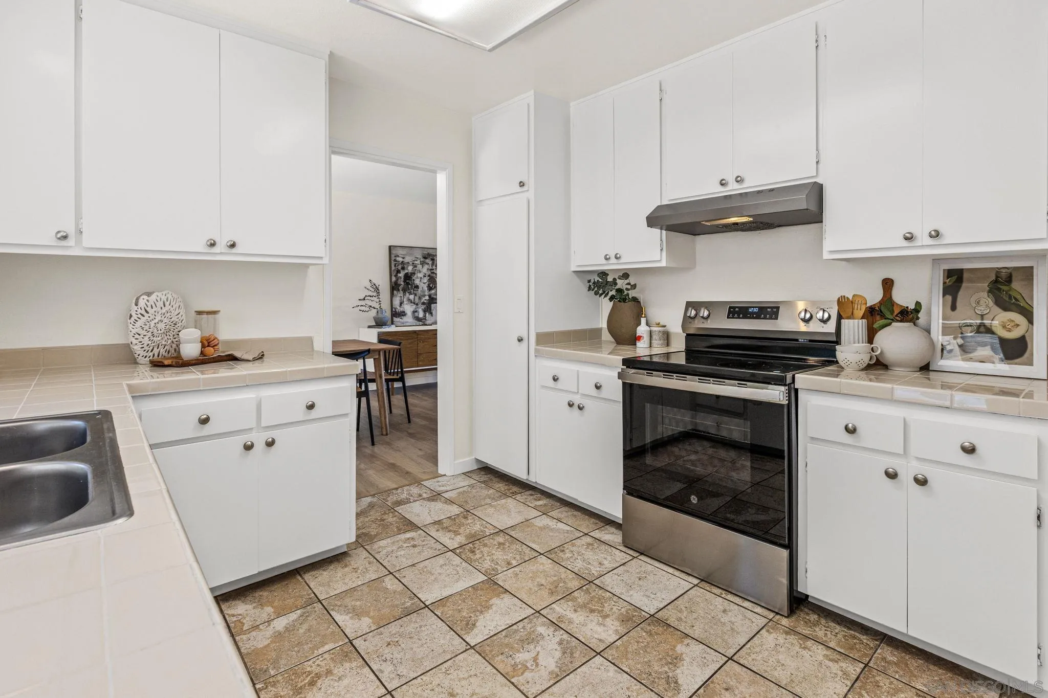 https://cdn.realtyfeed.com/cdn/127/260022764/bb192ffabce7595da6a8648f03bf7630.webp