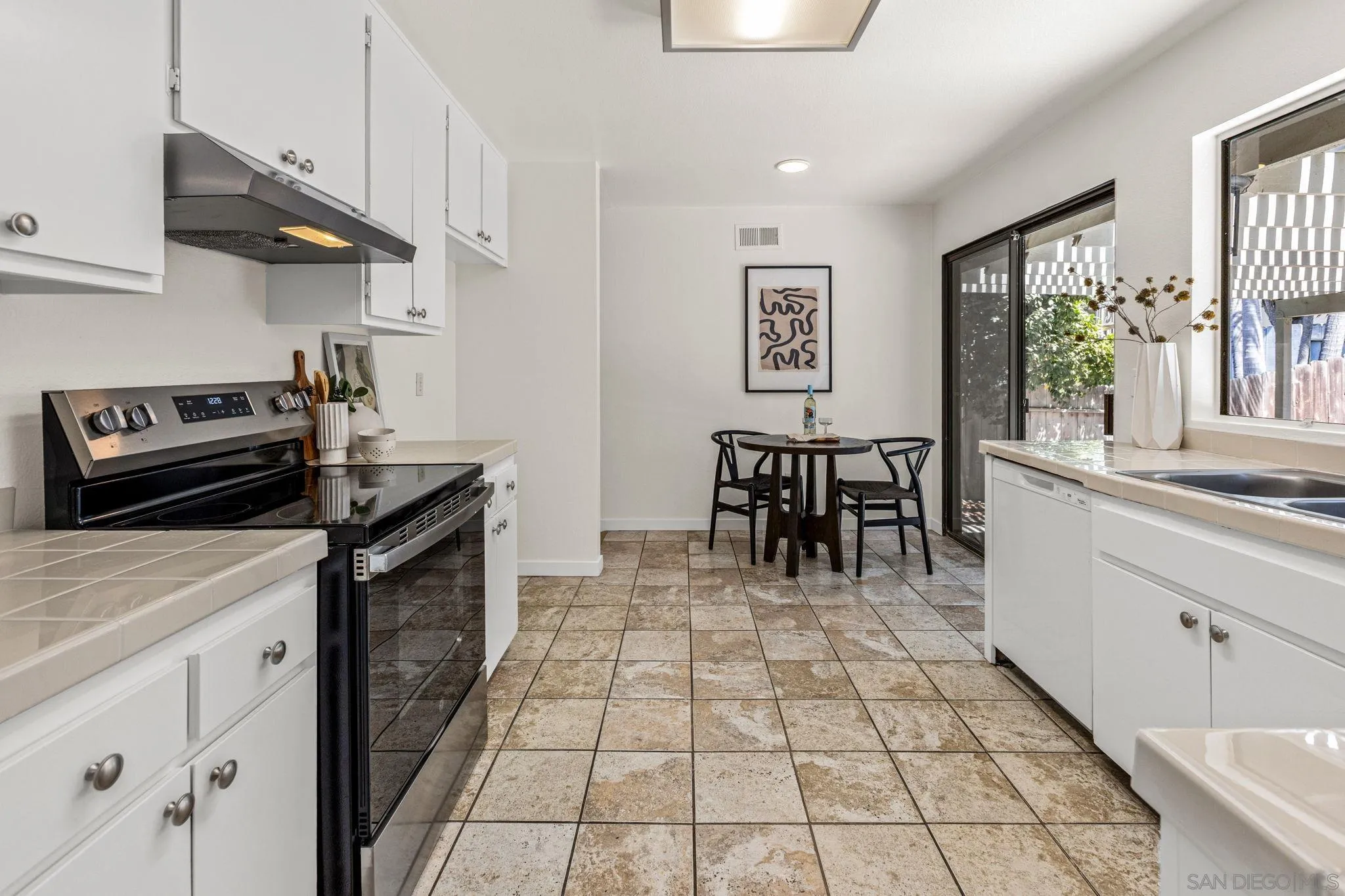 https://cdn.realtyfeed.com/cdn/127/260022764/f36783d06b1e5cf8a315bc36999a8e61.webp