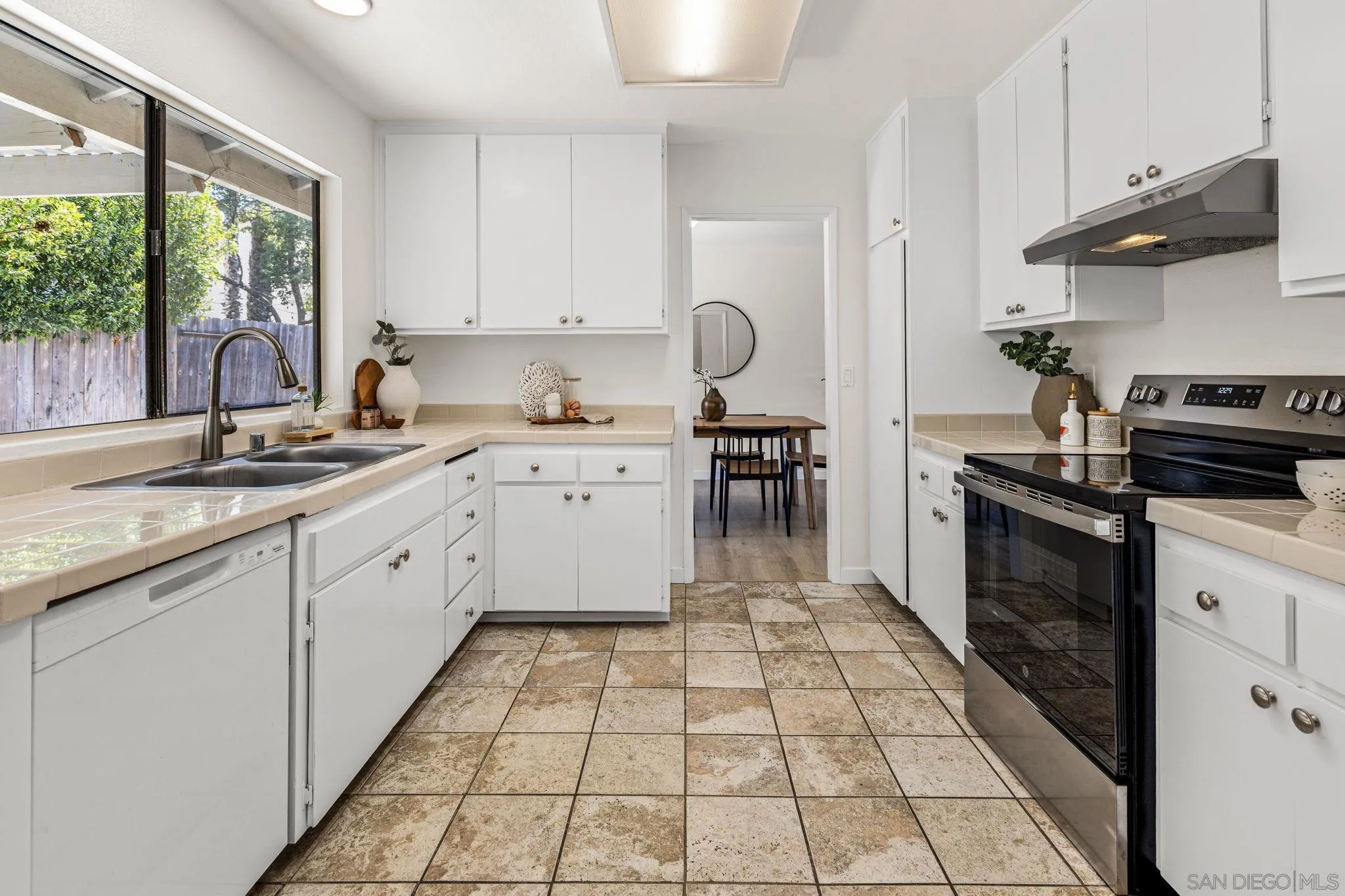 https://cdn.realtyfeed.com/cdn/127/260022764/f4060a4844070fb33700f9de1115e930.webp
