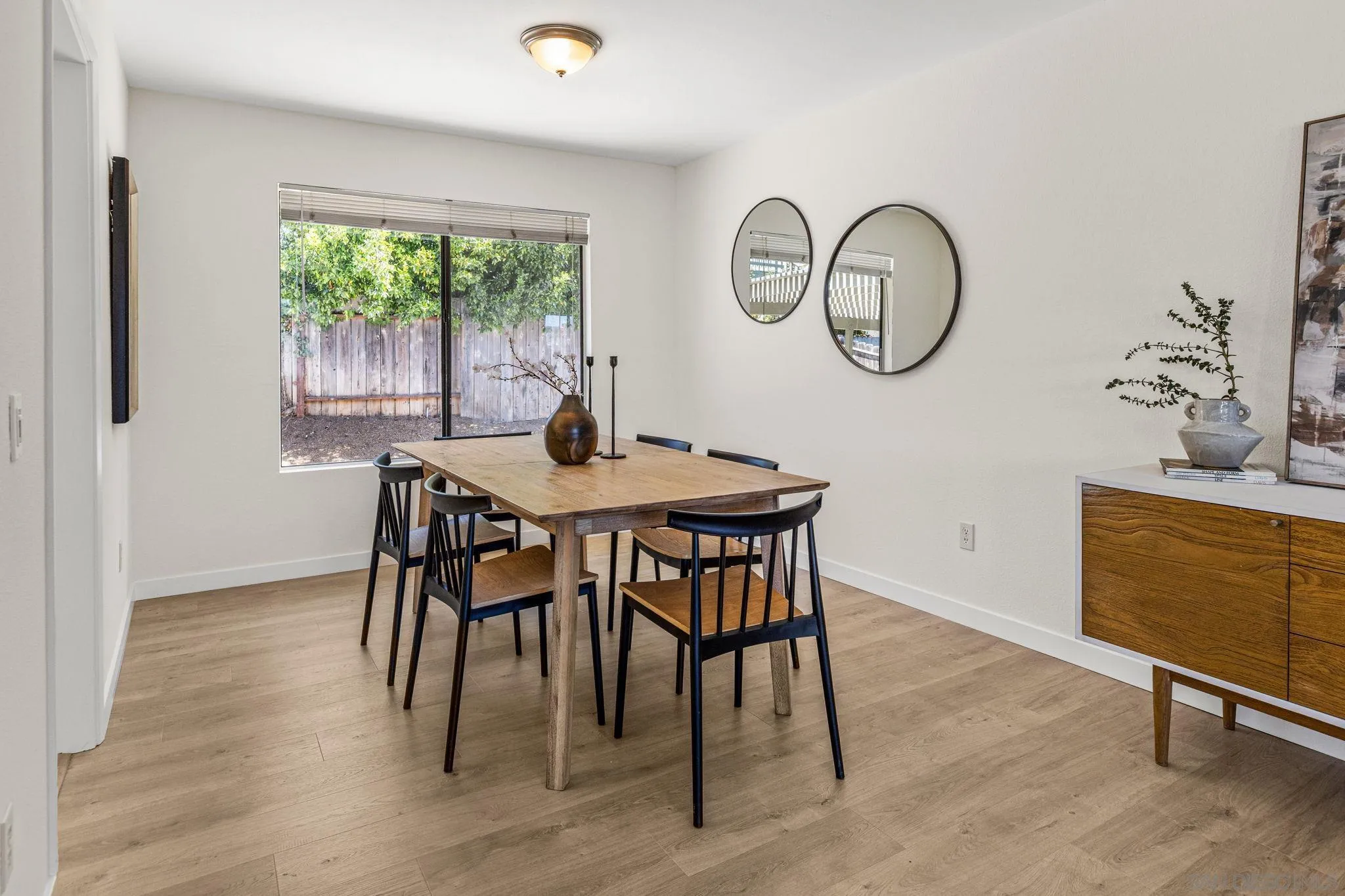 https://cdn.realtyfeed.com/cdn/127/260022764/f73e9816fdd9ade5543b823492c23113.webp