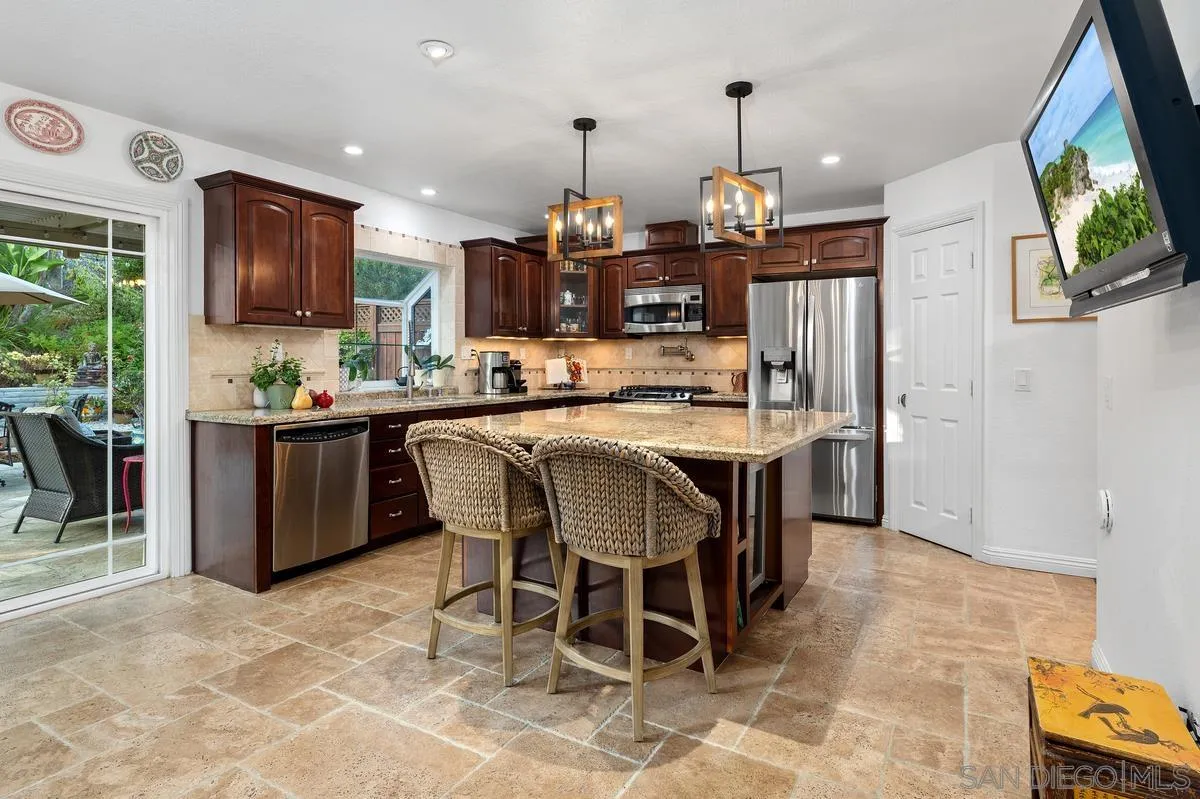 https://cdn.realtyfeed.com/cdn/127/260022767/49ef2c0c98f876c4b66cdf4be7650660.webp