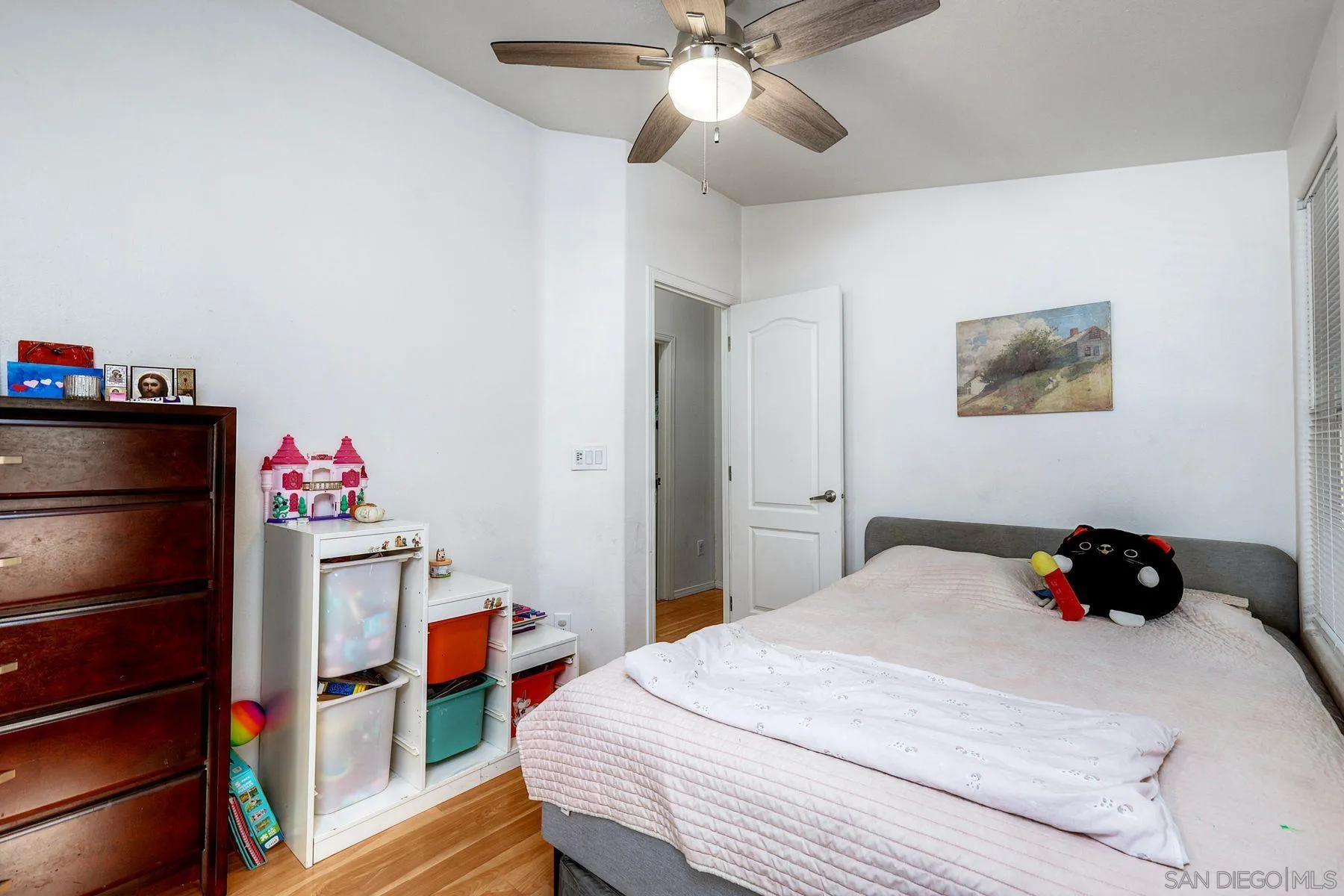 https://cdn.realtyfeed.com/cdn/127/260022768/56a18dbe093f5400a551a0bb7ee2f18f.webp