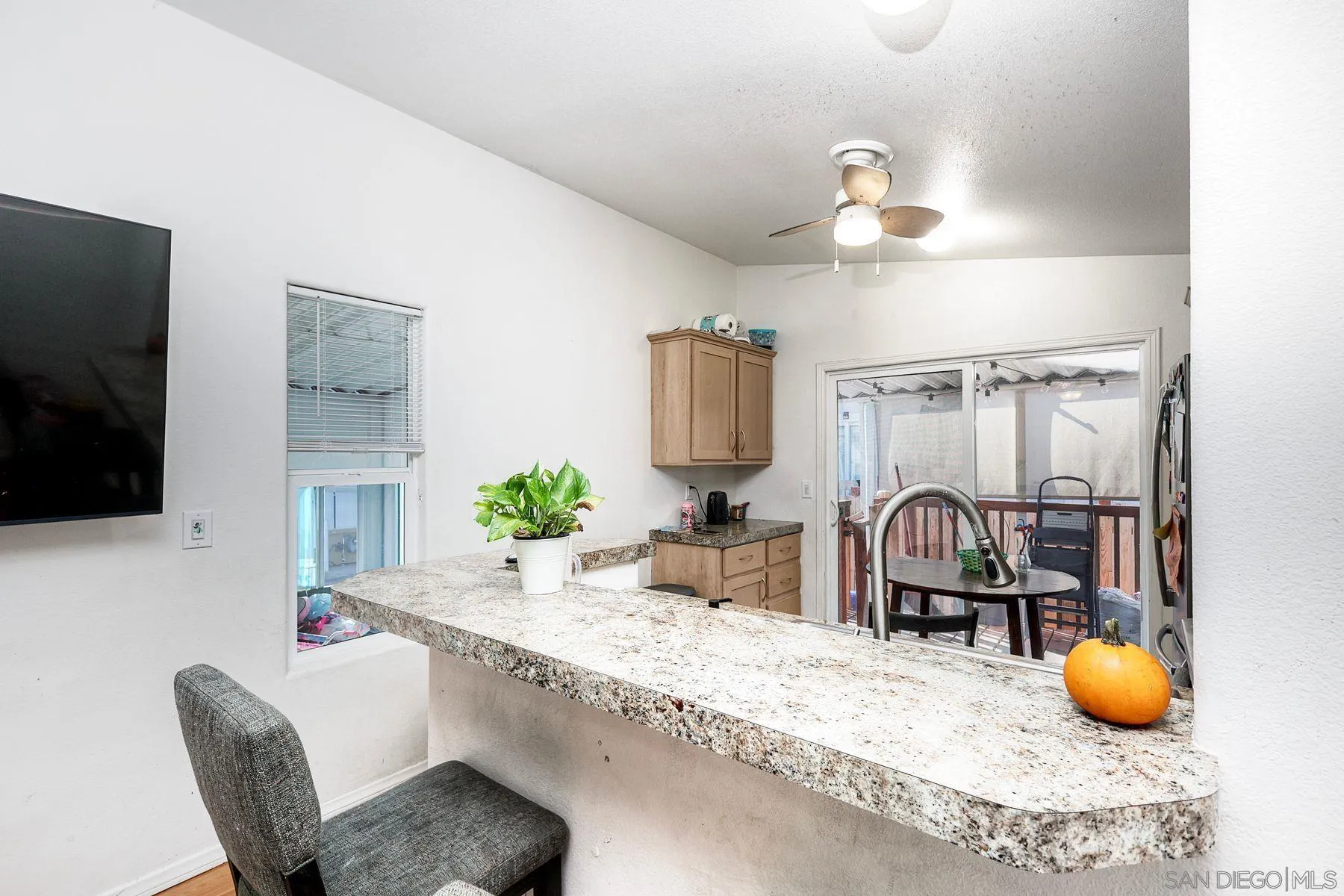 https://cdn.realtyfeed.com/cdn/127/260022768/a4667ab8f18643afb41ed0aeef0cb150.webp