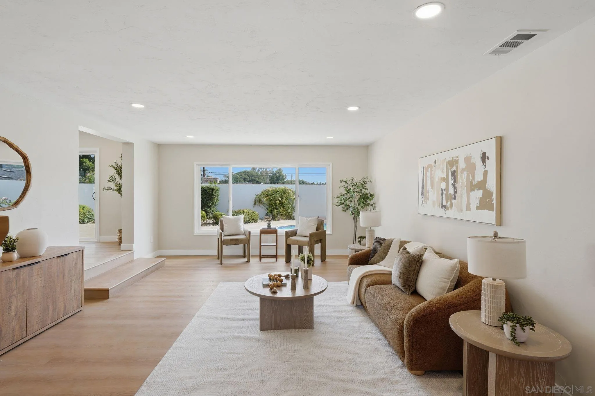 https://cdn.realtyfeed.com/cdn/127/260022769/6ad4684f15817cce189346608af7e6f4.webp
