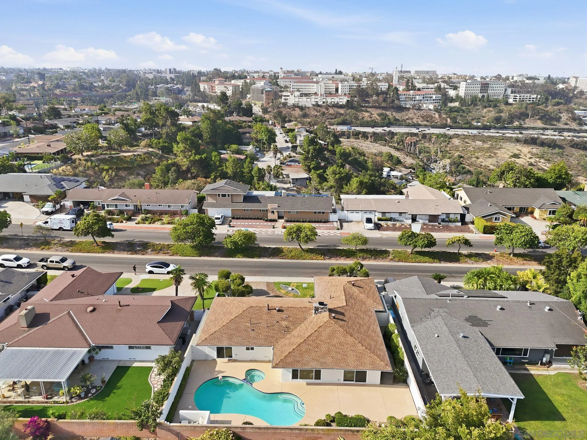 https://cdn.realtyfeed.com/cdn/127/260022769/74df8f76ddfe357525dadf479eebf10e.webp
