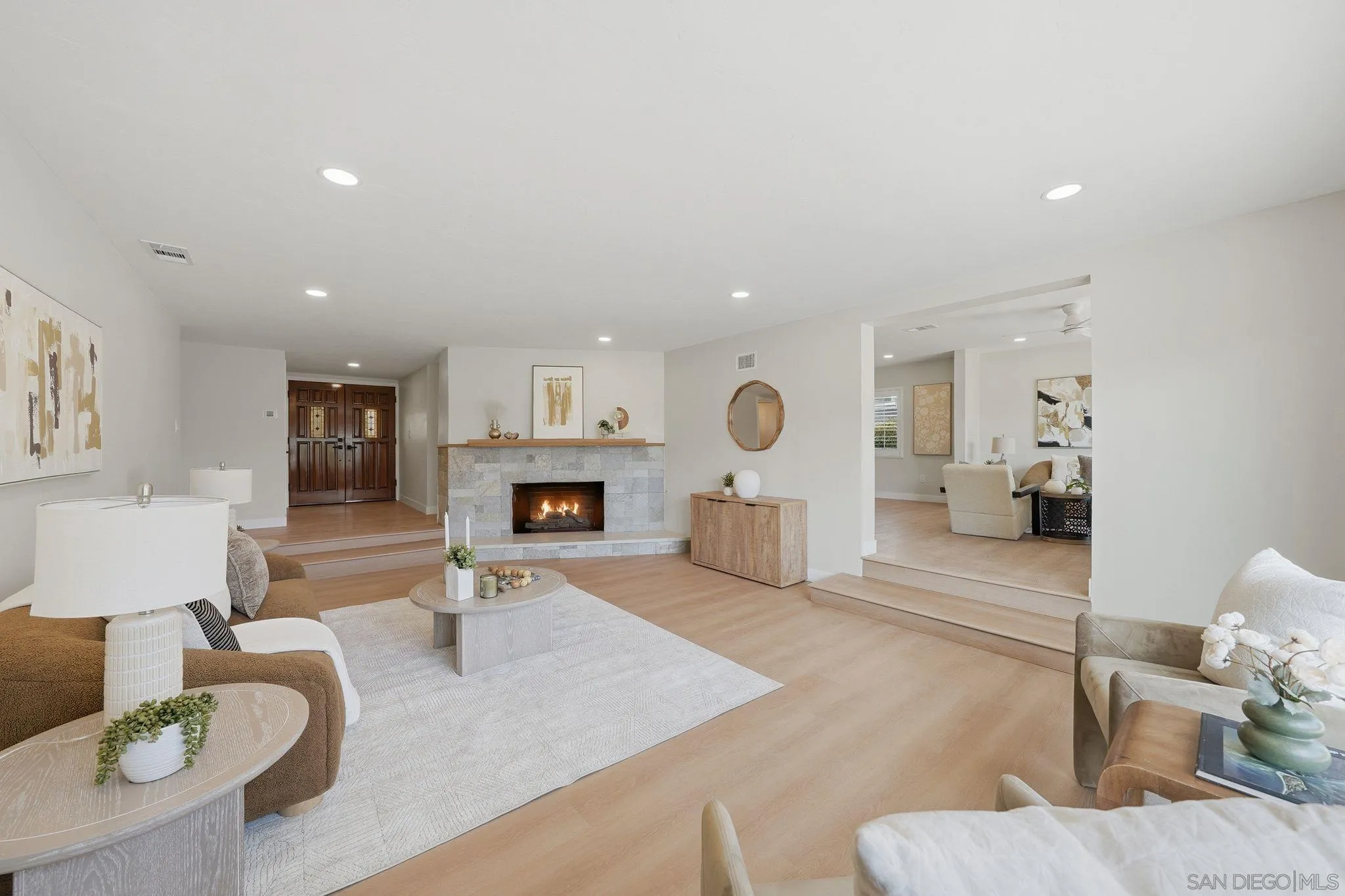 https://cdn.realtyfeed.com/cdn/127/260022769/75d485ccaad7031bc252543705fdec18.webp