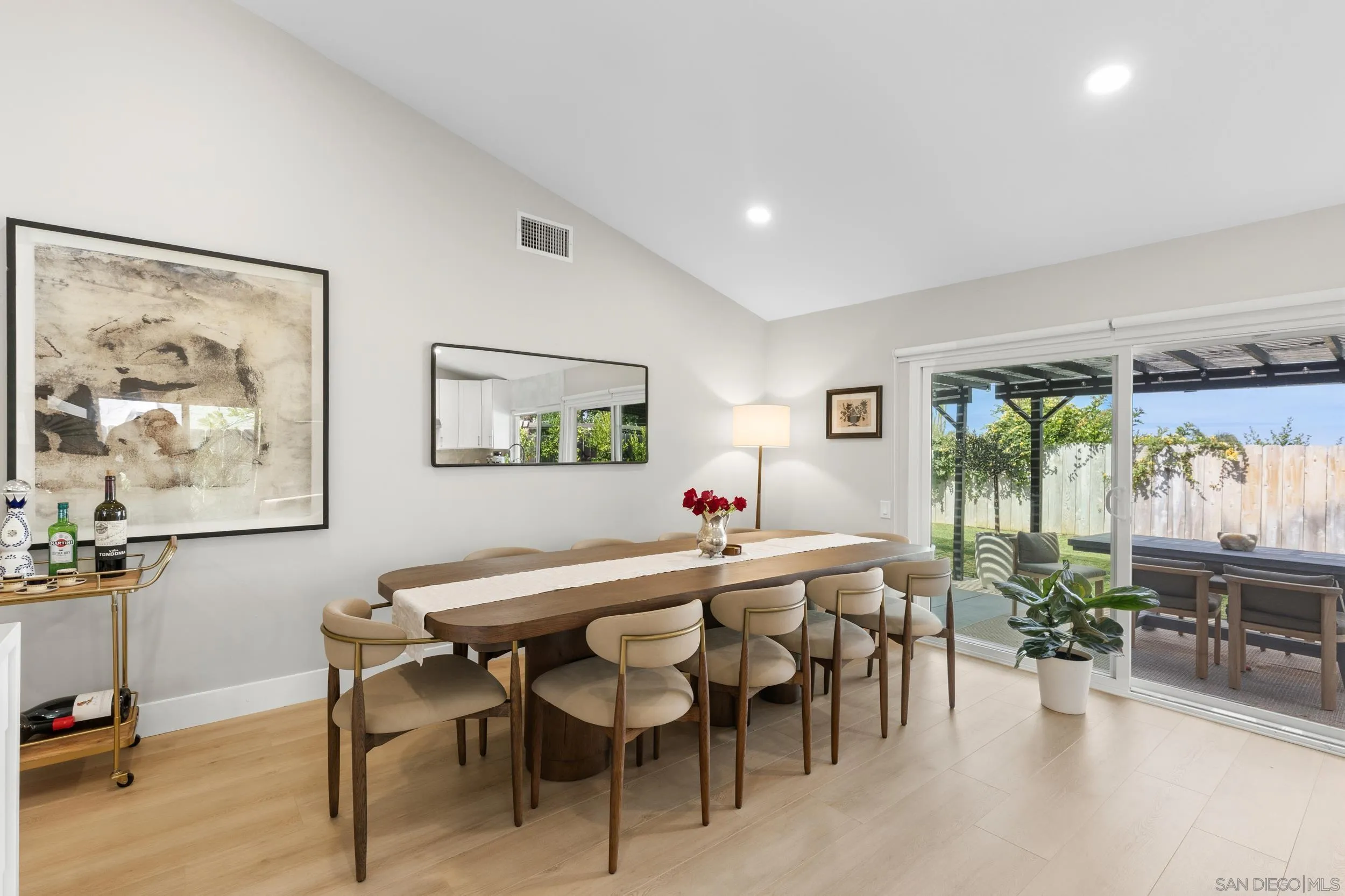 https://cdn.realtyfeed.com/cdn/127/260022771/4f9eed5f11c461ec7507b88936b9d79d.webp