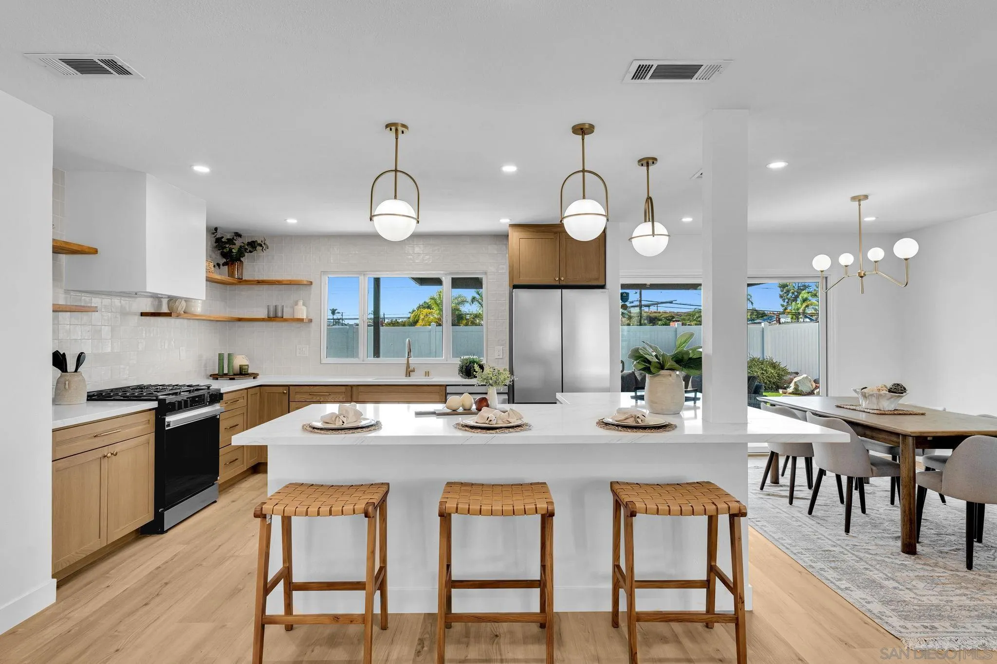 https://cdn.realtyfeed.com/cdn/127/260022776/702cbcee480019e3787a046c65f4a869.webp