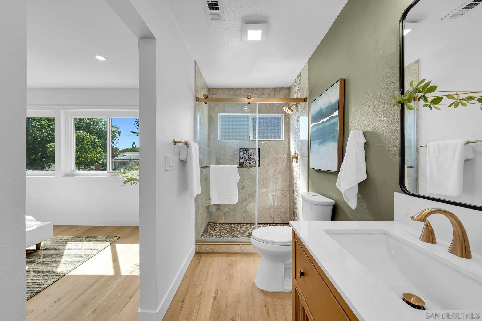 https://cdn.realtyfeed.com/cdn/127/260022776/a63c26574aa3c630fd87bb5ae61432bd.webp