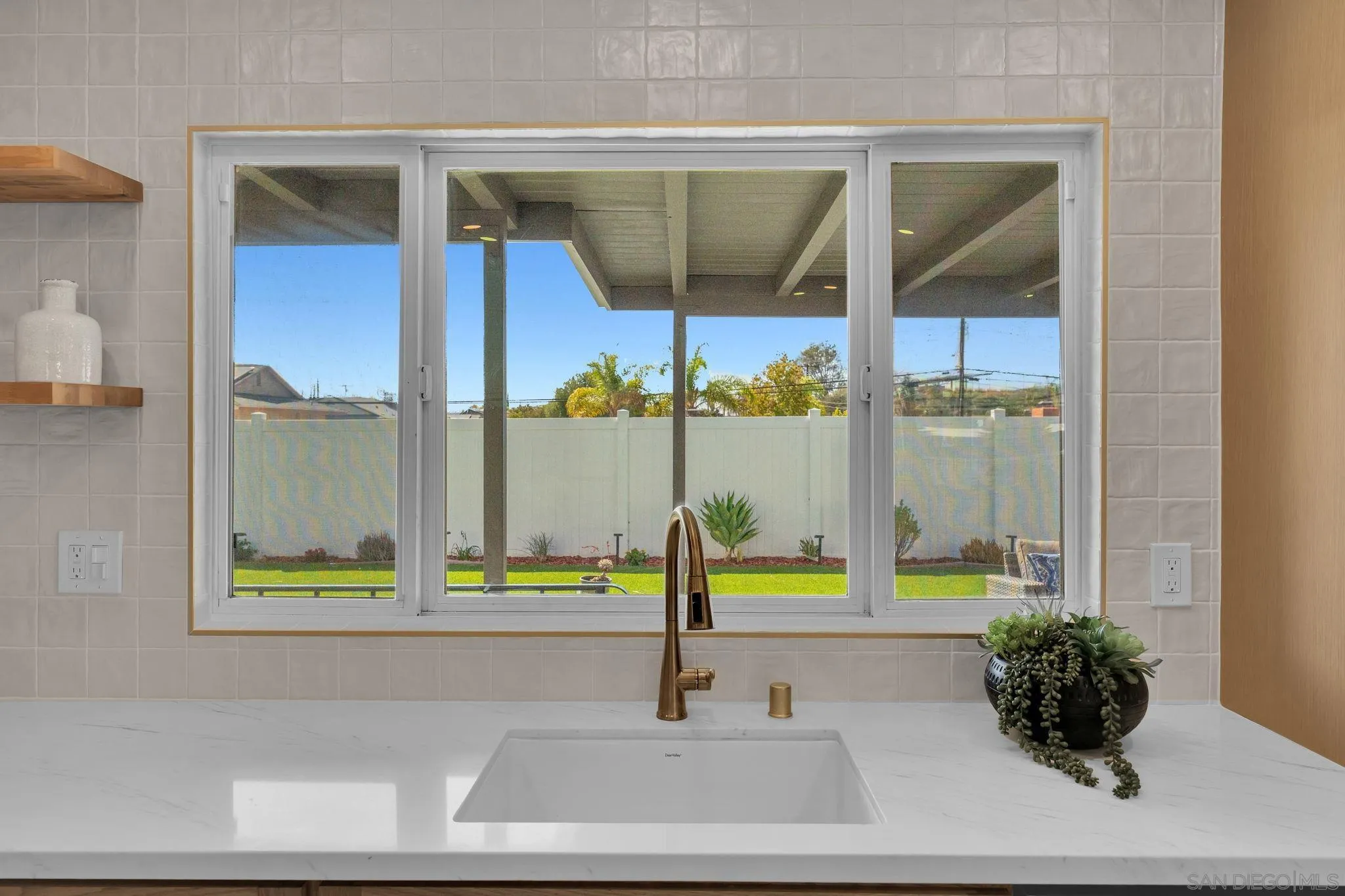 https://cdn.realtyfeed.com/cdn/127/260022776/bcd32d0c74e898c1c37c6dec8a6adfe5.webp