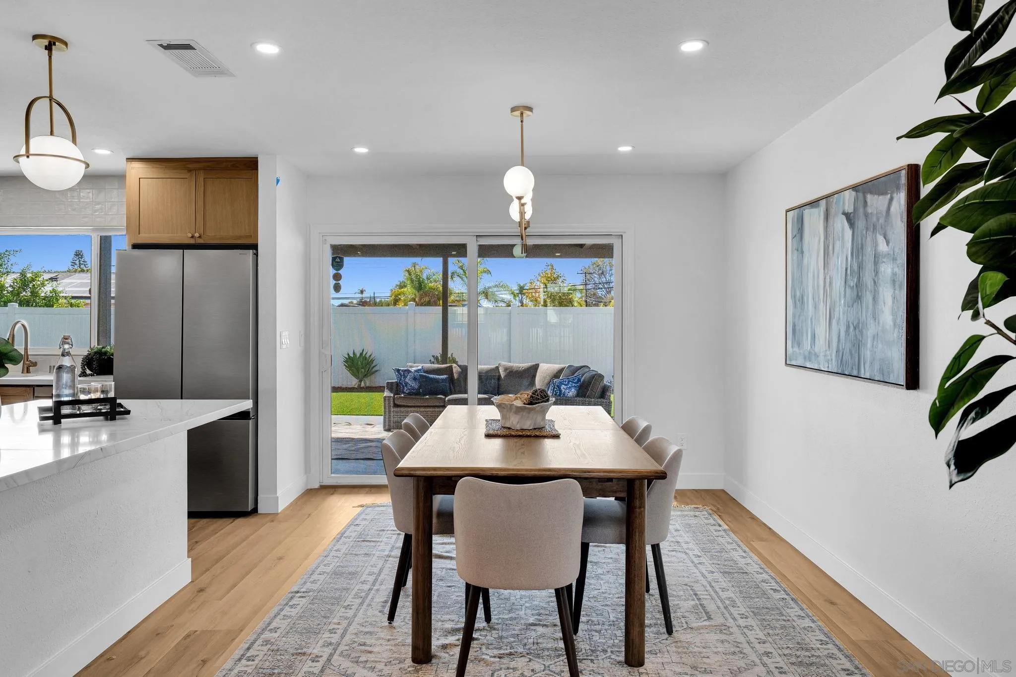 https://cdn.realtyfeed.com/cdn/127/260022776/eb3bba9de647d66edc8c496b0901d1bc.webp