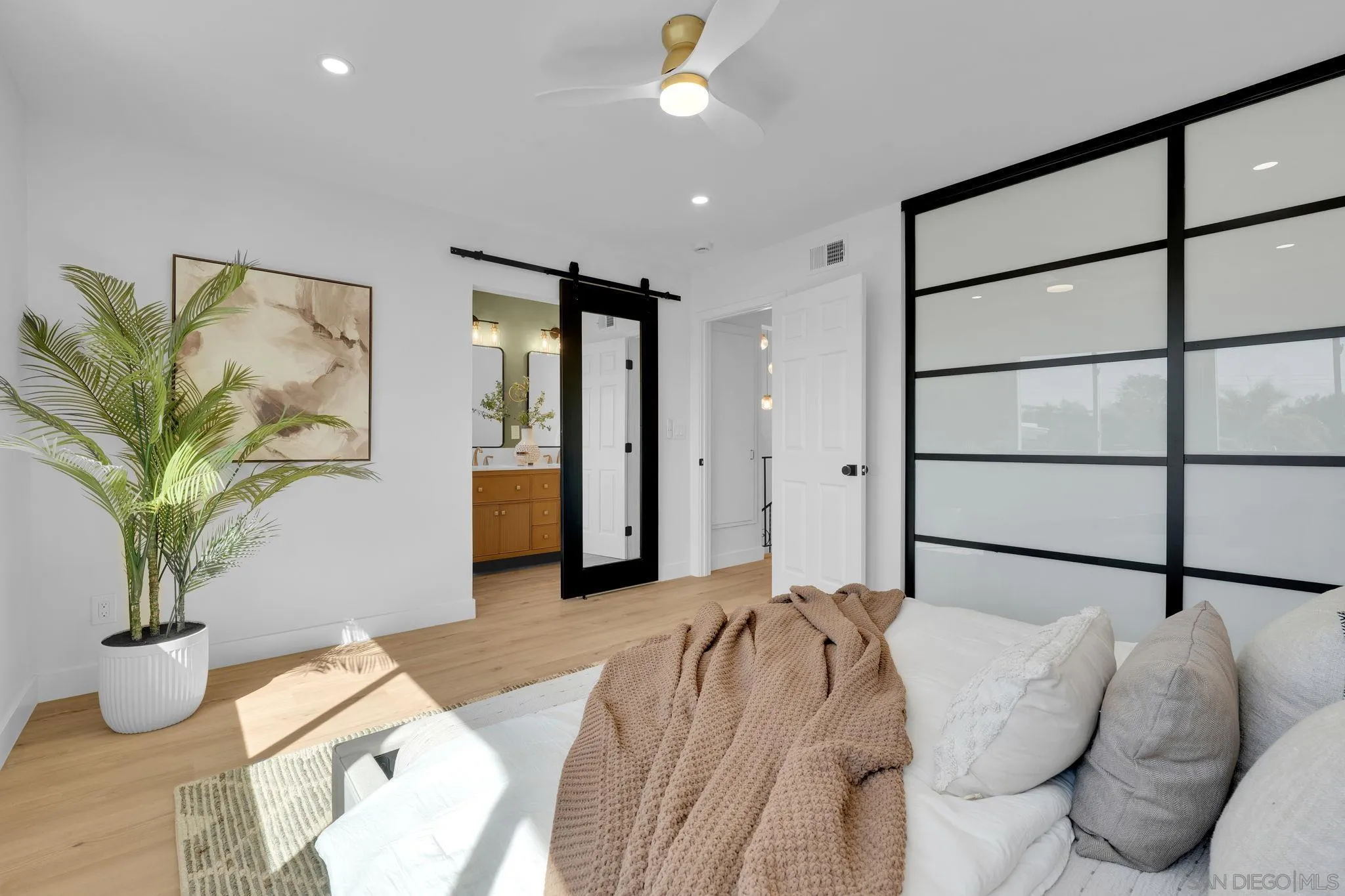 https://cdn.realtyfeed.com/cdn/127/260022776/f22fb4c2cedcd22d0cf9f7371fddf55f.webp