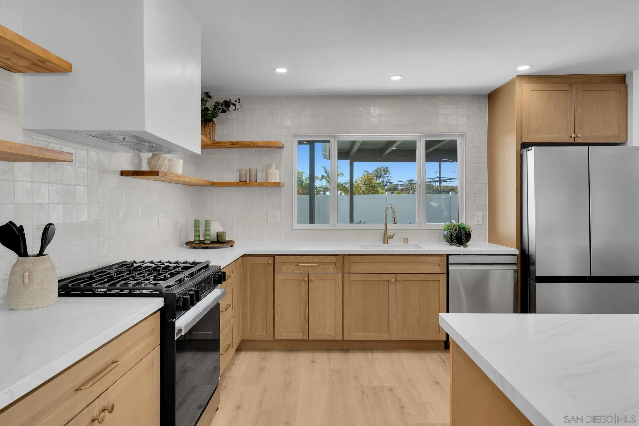 https://cdn.realtyfeed.com/cdn/127/260022776/f86bf7a81991e80472bea7b267762499.webp
