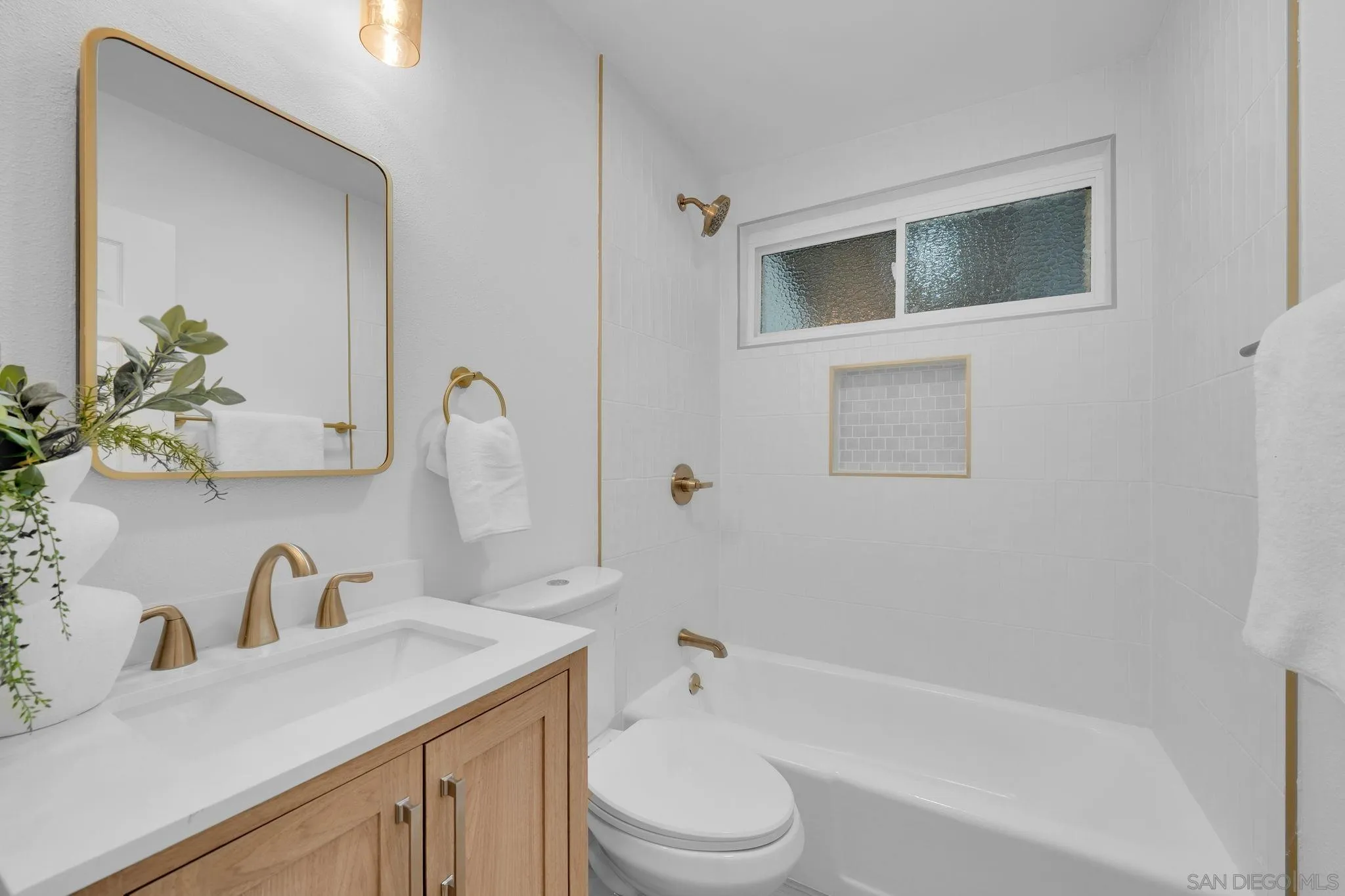 https://cdn.realtyfeed.com/cdn/127/260022776/ff18db7387dba8f13819875989e7a790.webp