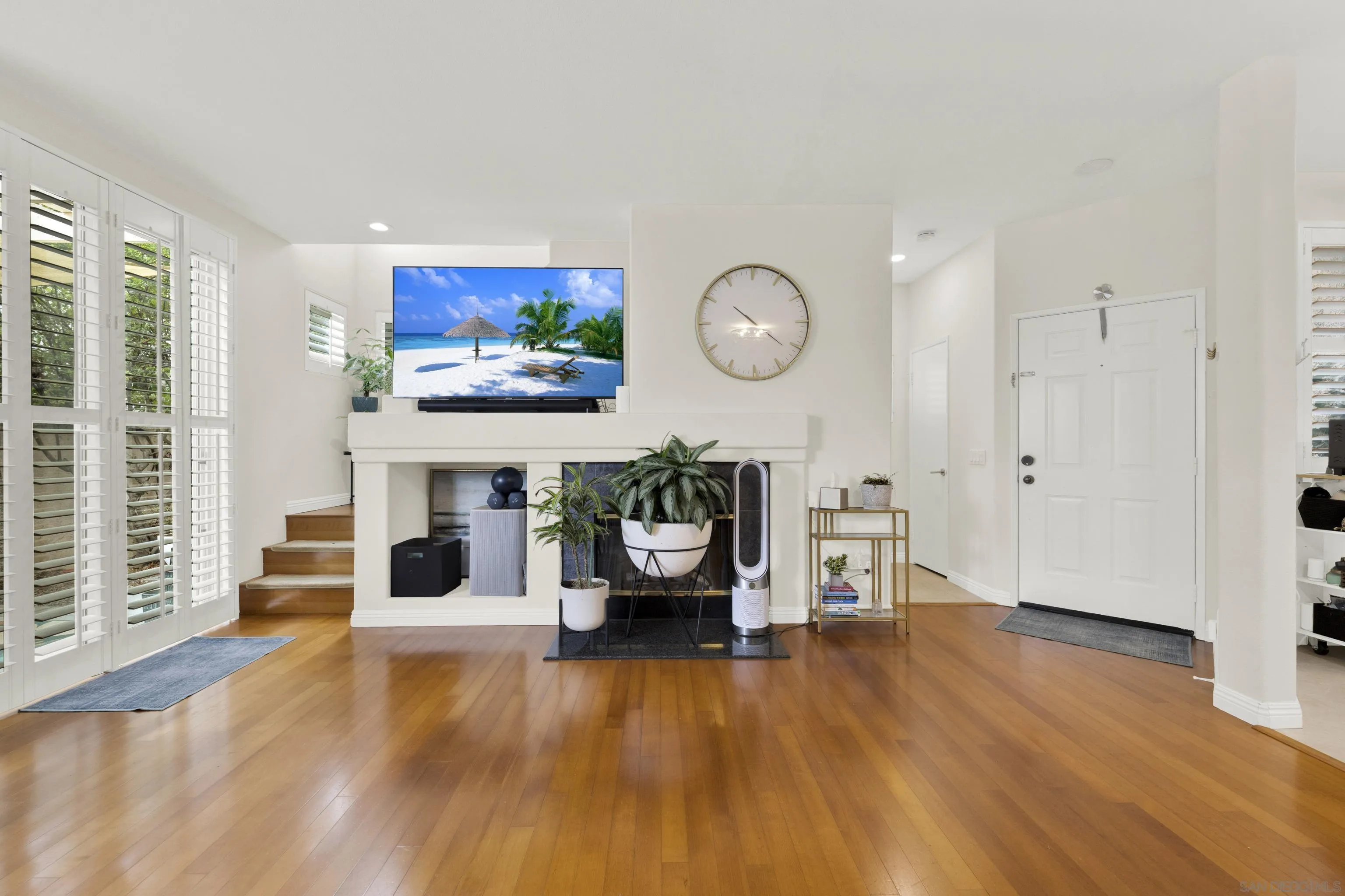 https://cdn.realtyfeed.com/cdn/127/260022777/135738d0cb15149cb47c0038a1062aee.webp