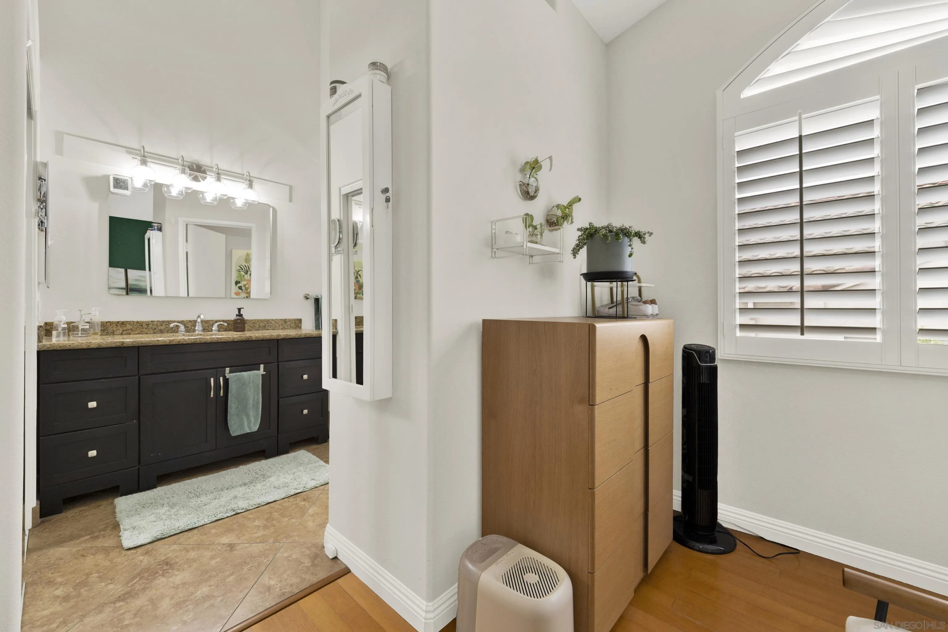 https://cdn.realtyfeed.com/cdn/127/260022777/1c510367608be647db7d83f13d308bb4.webp
