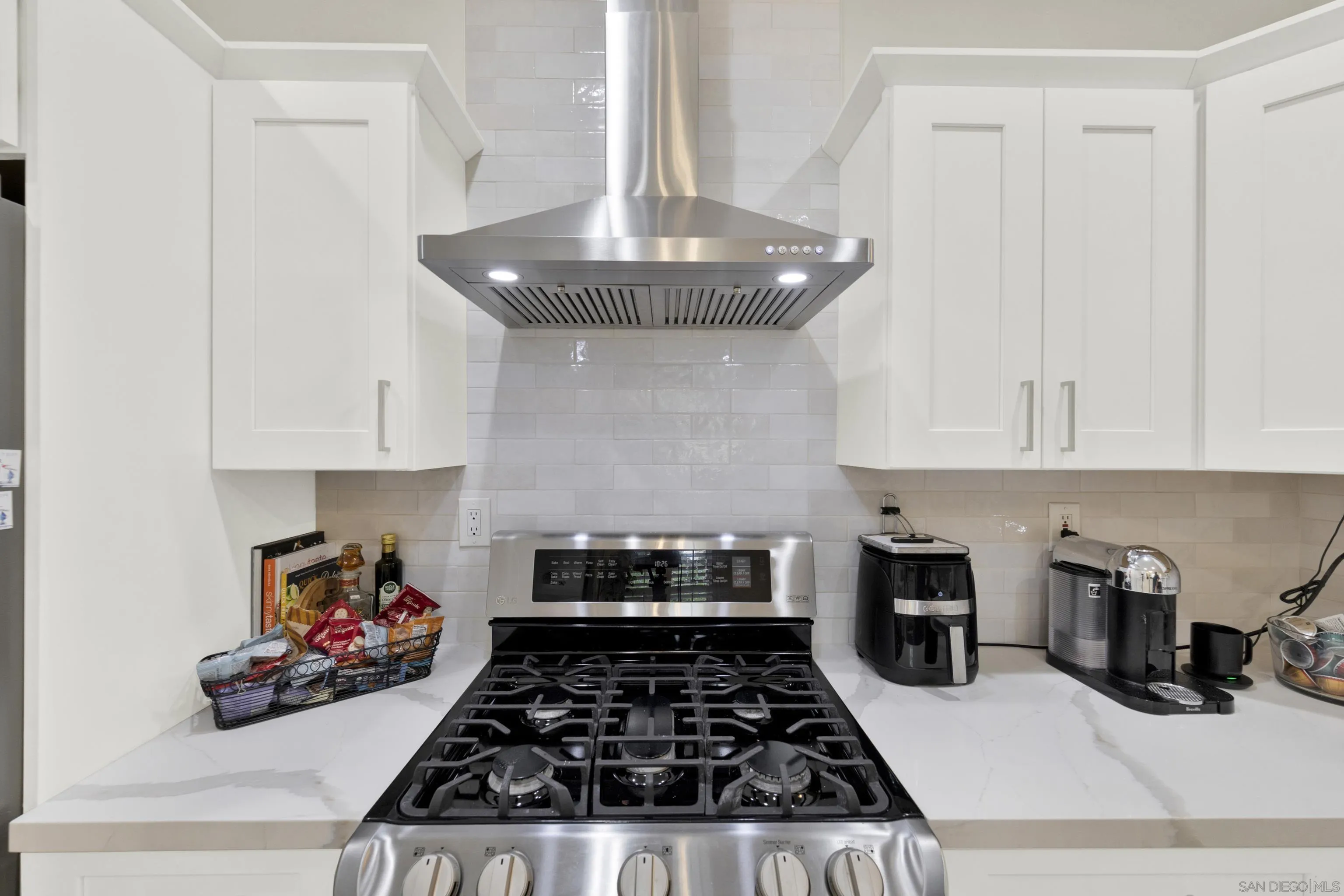 https://cdn.realtyfeed.com/cdn/127/260022777/8ca015dcba7d18ad66b95ad072d7bb3e.webp