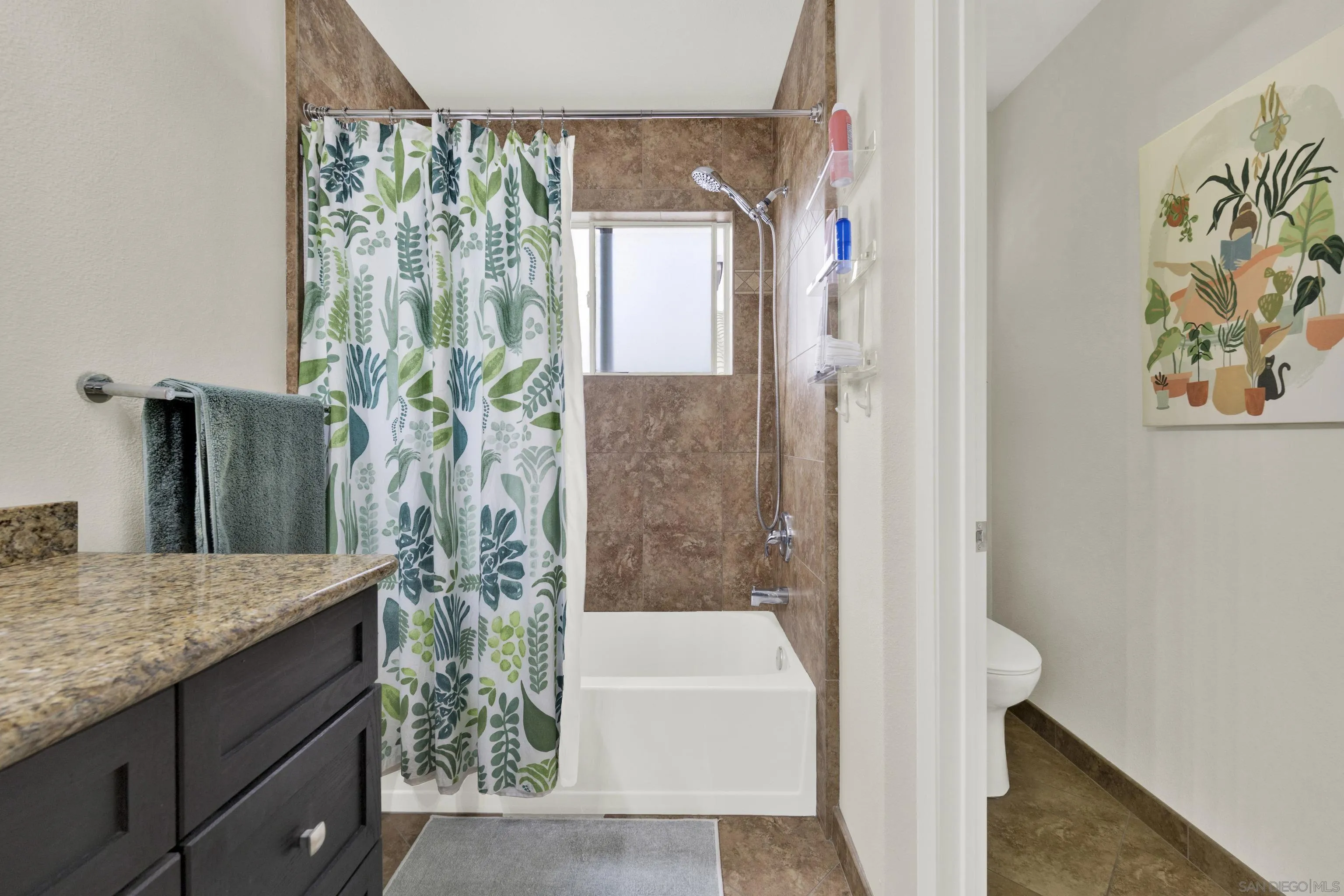 https://cdn.realtyfeed.com/cdn/127/260022777/9aa931dd9f19ec31b898803de08cee6f.webp