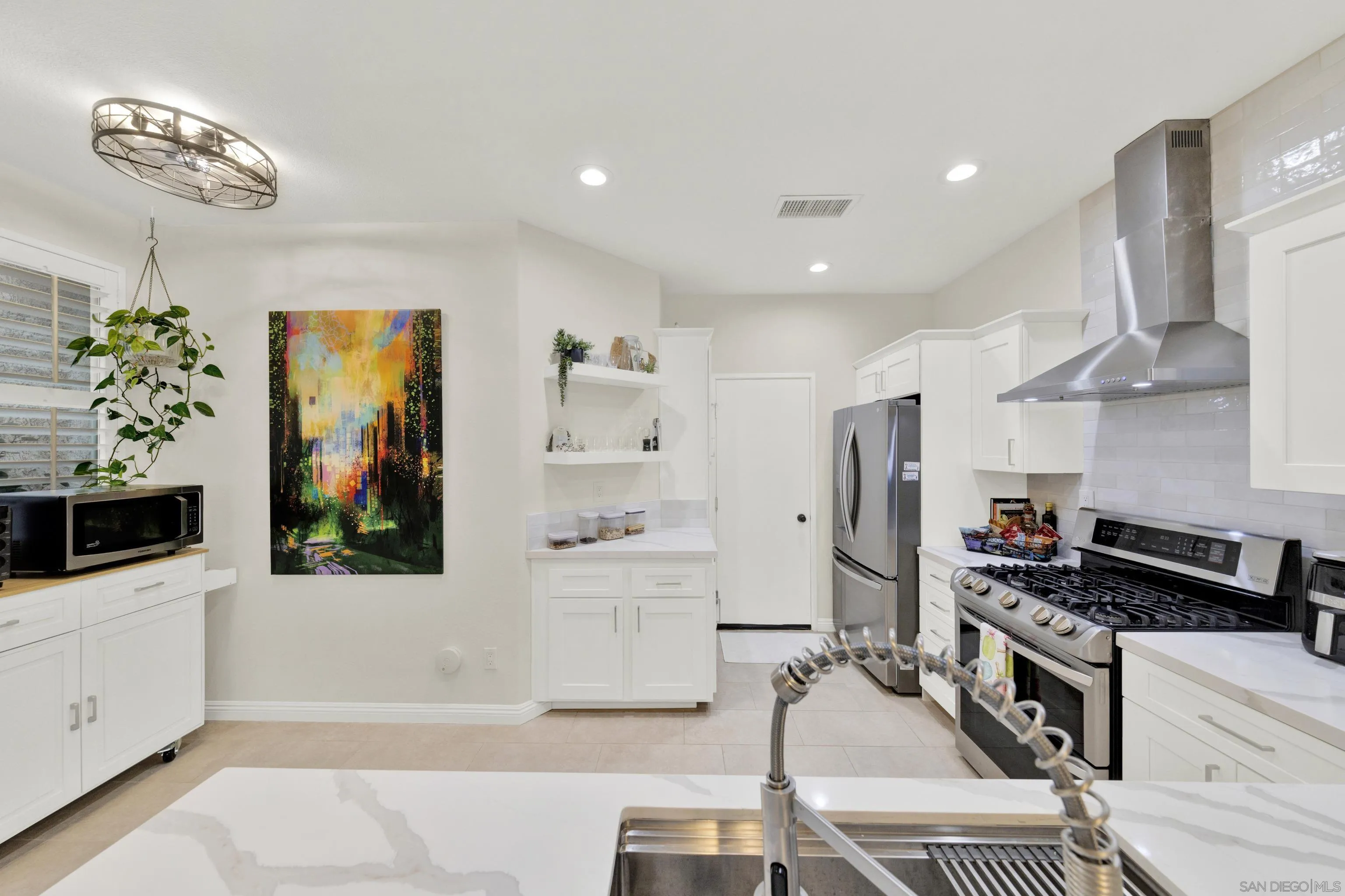 https://cdn.realtyfeed.com/cdn/127/260022777/c9a7c829ef583b32b186de76c0ae80d5.webp